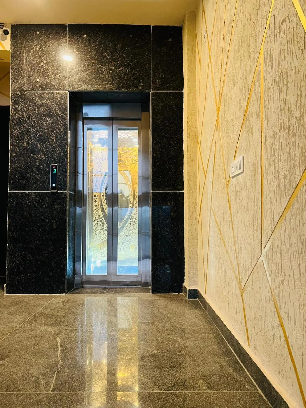 elevator in Hotel RIVERB