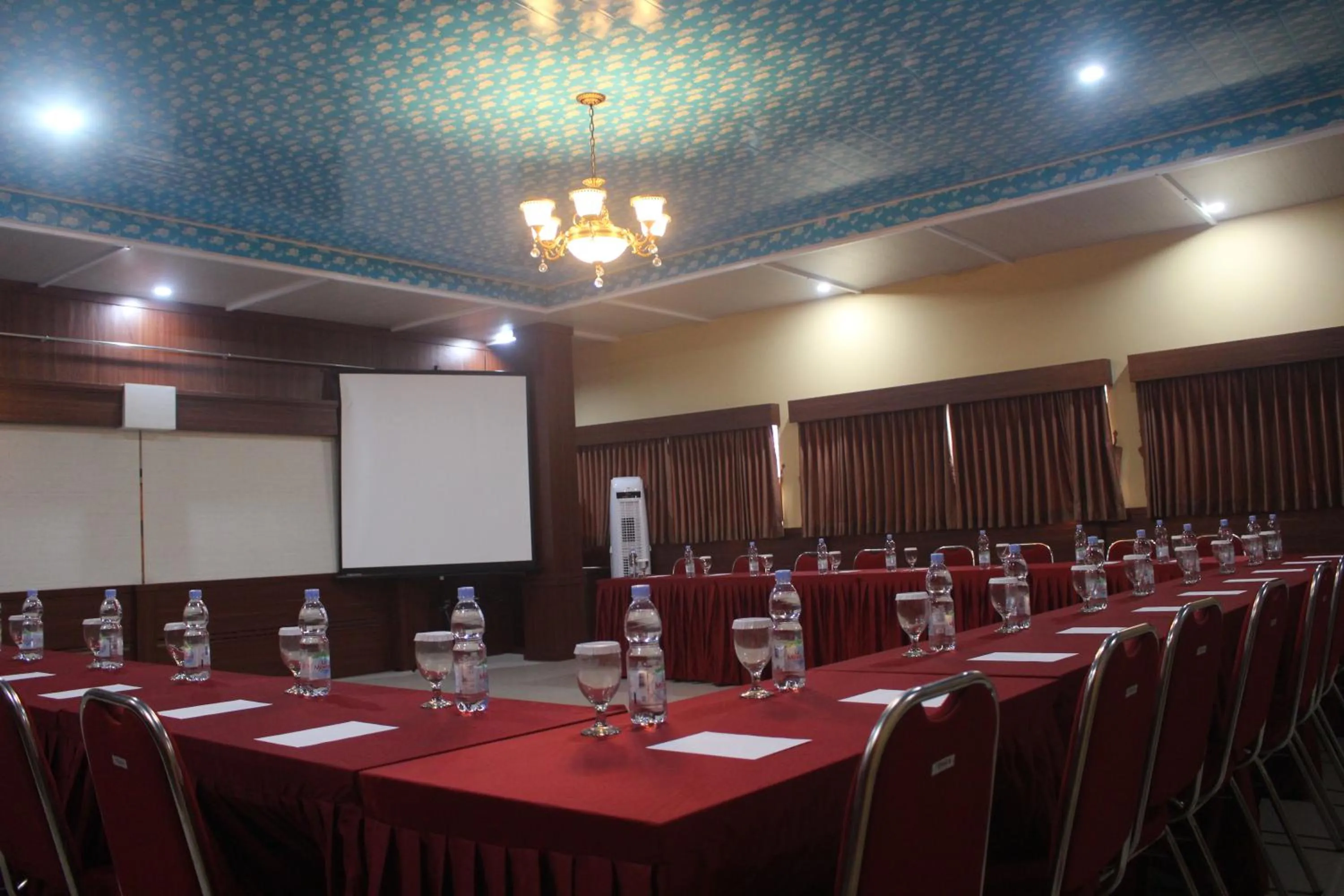 Meeting/conference room in Aluky Hotel