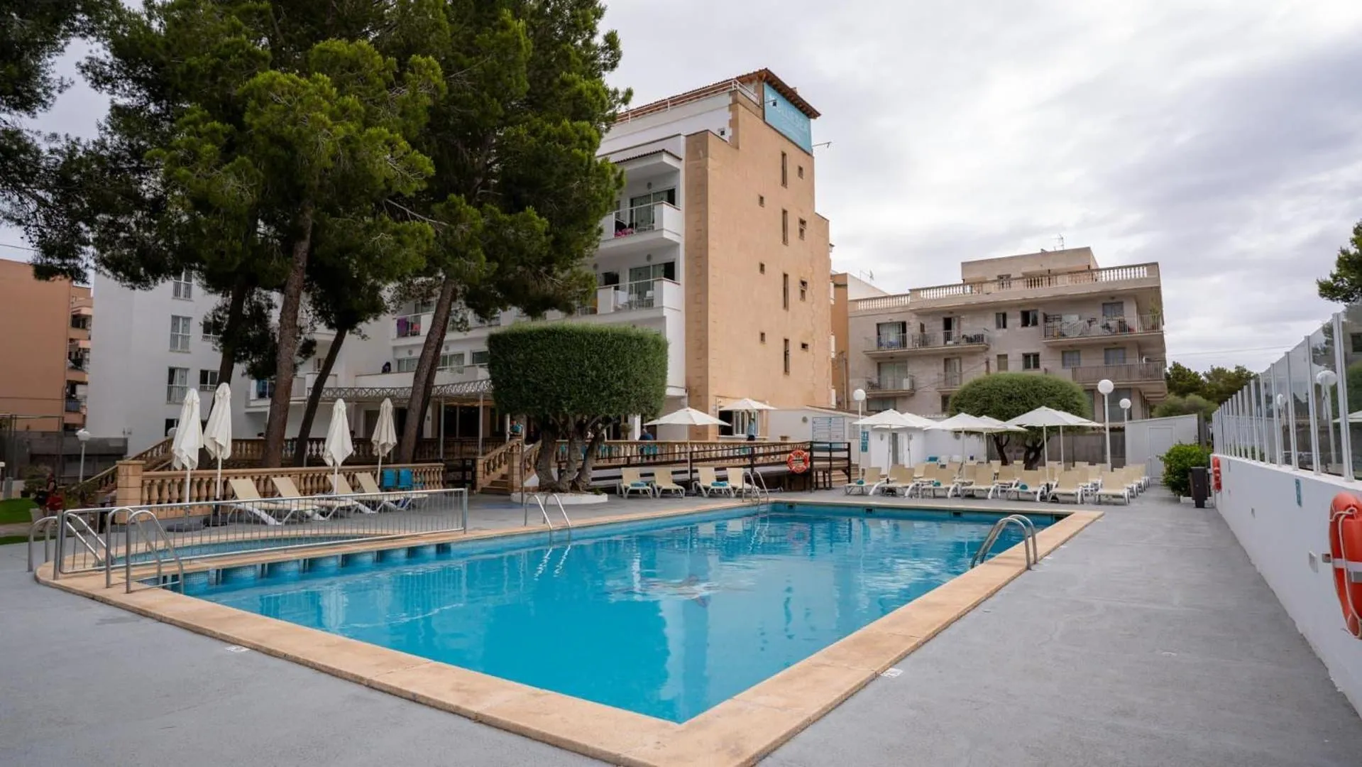 Swimming pool in BLUESEA Costa Verde