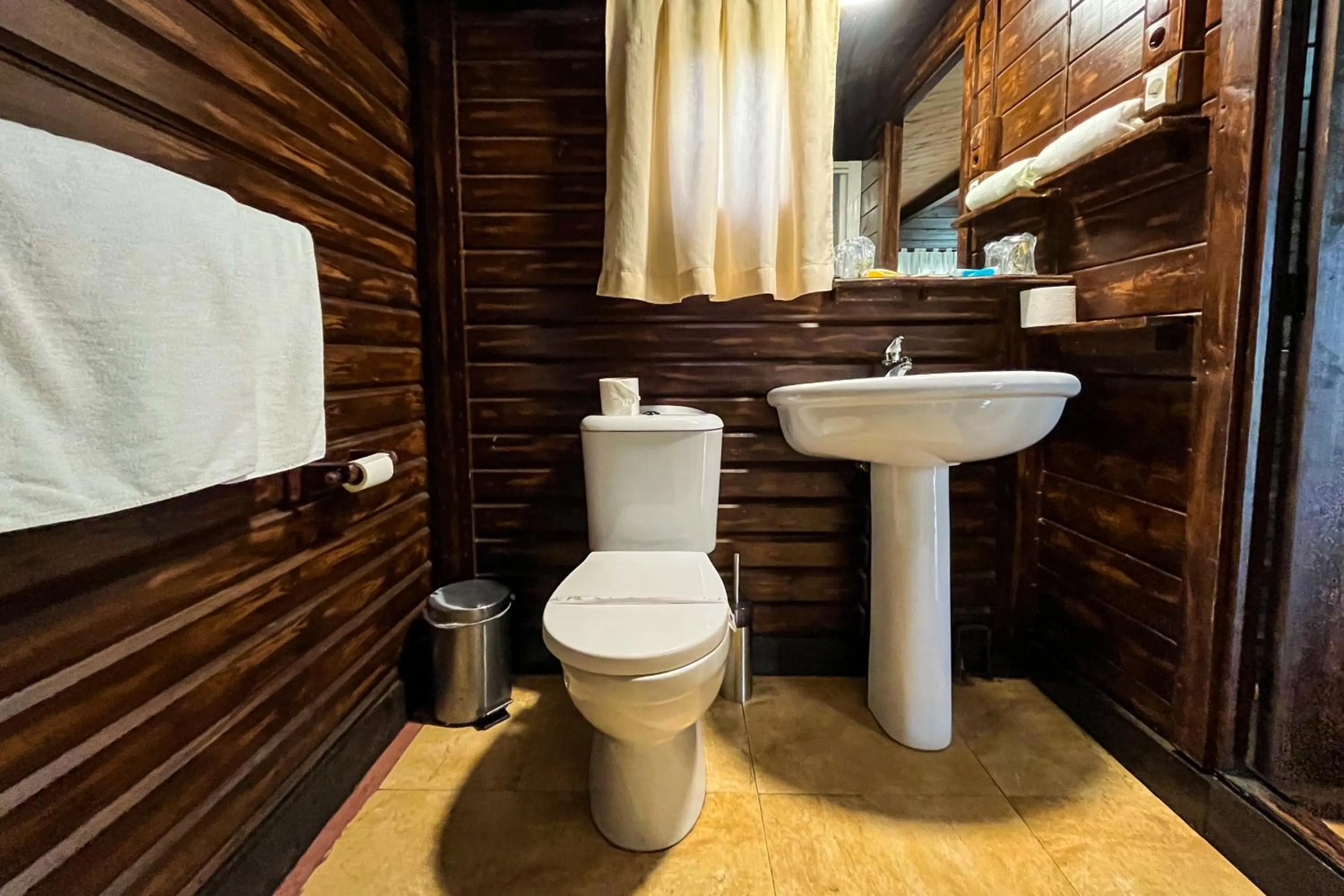 Bathroom in Complejo Turístico Rural Nazaret De Moguer