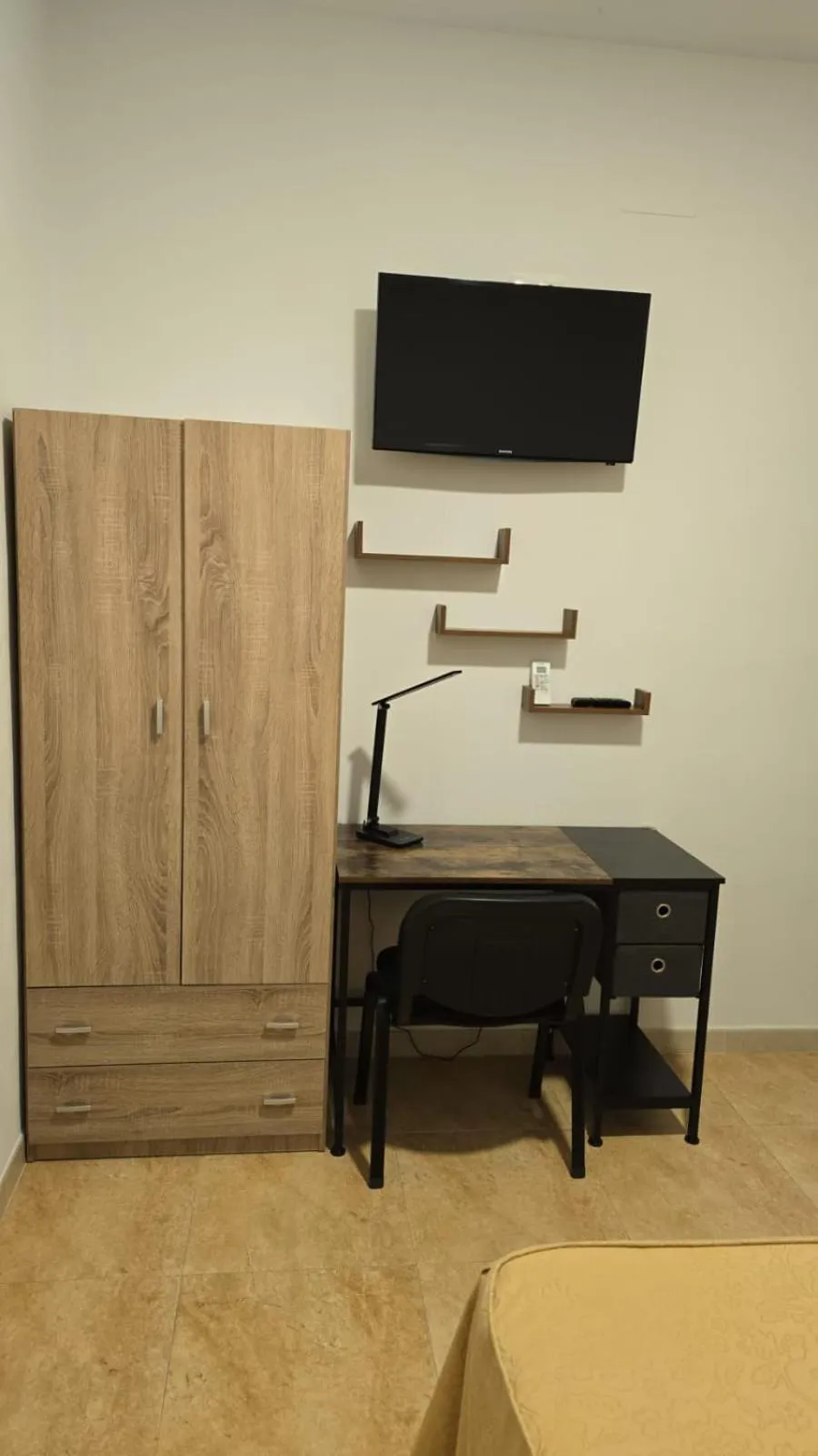 wardrobe in Complejo Turístico Rural Nazaret De Moguer