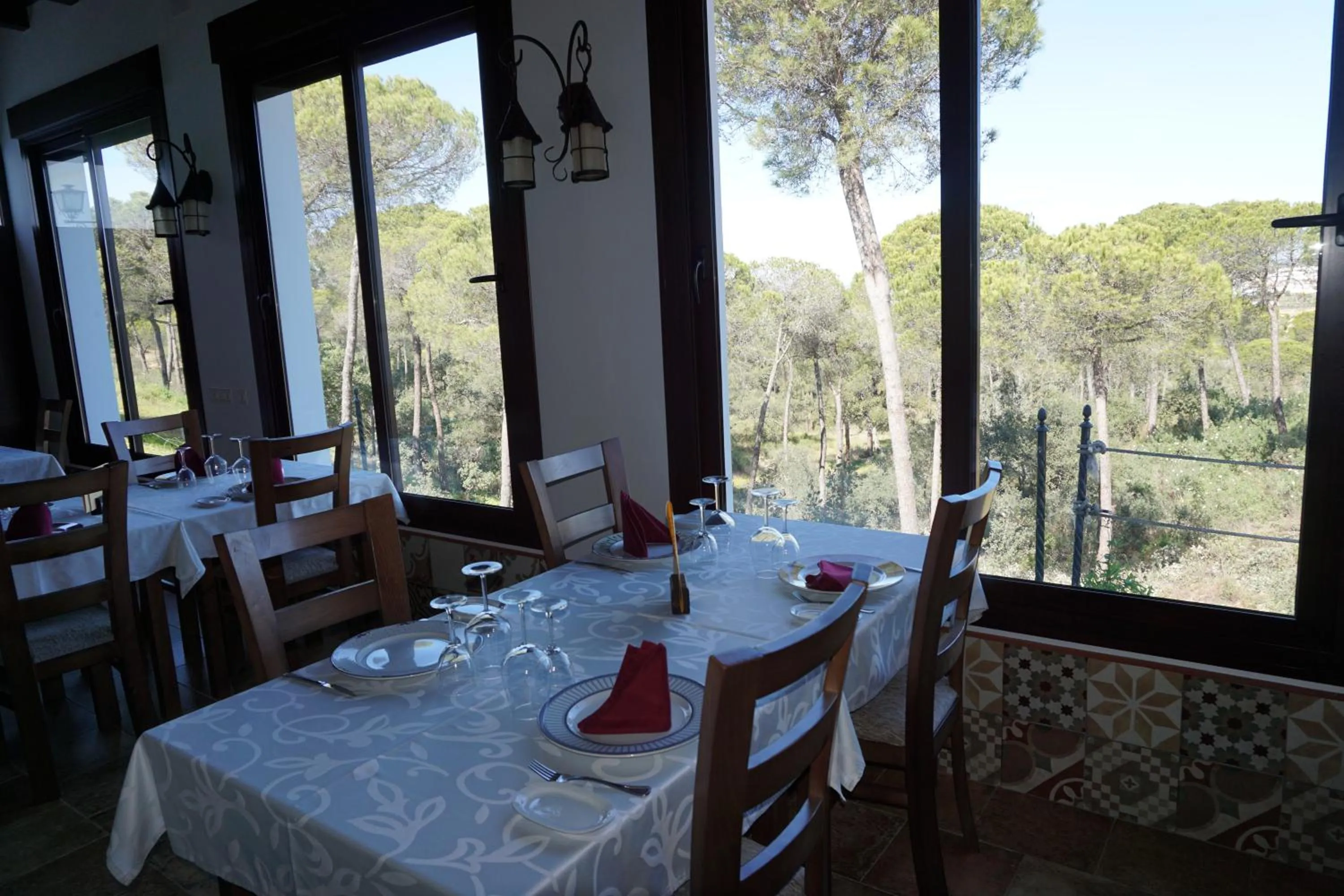 Restaurant/places to eat in Complejo Turístico Rural Nazaret De Moguer