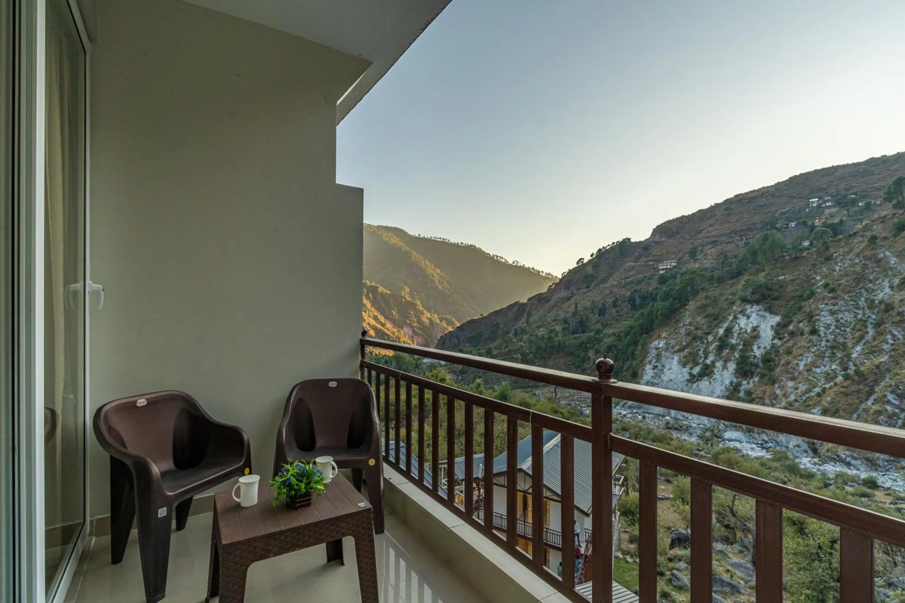 Day in Zostel Plus Kareri