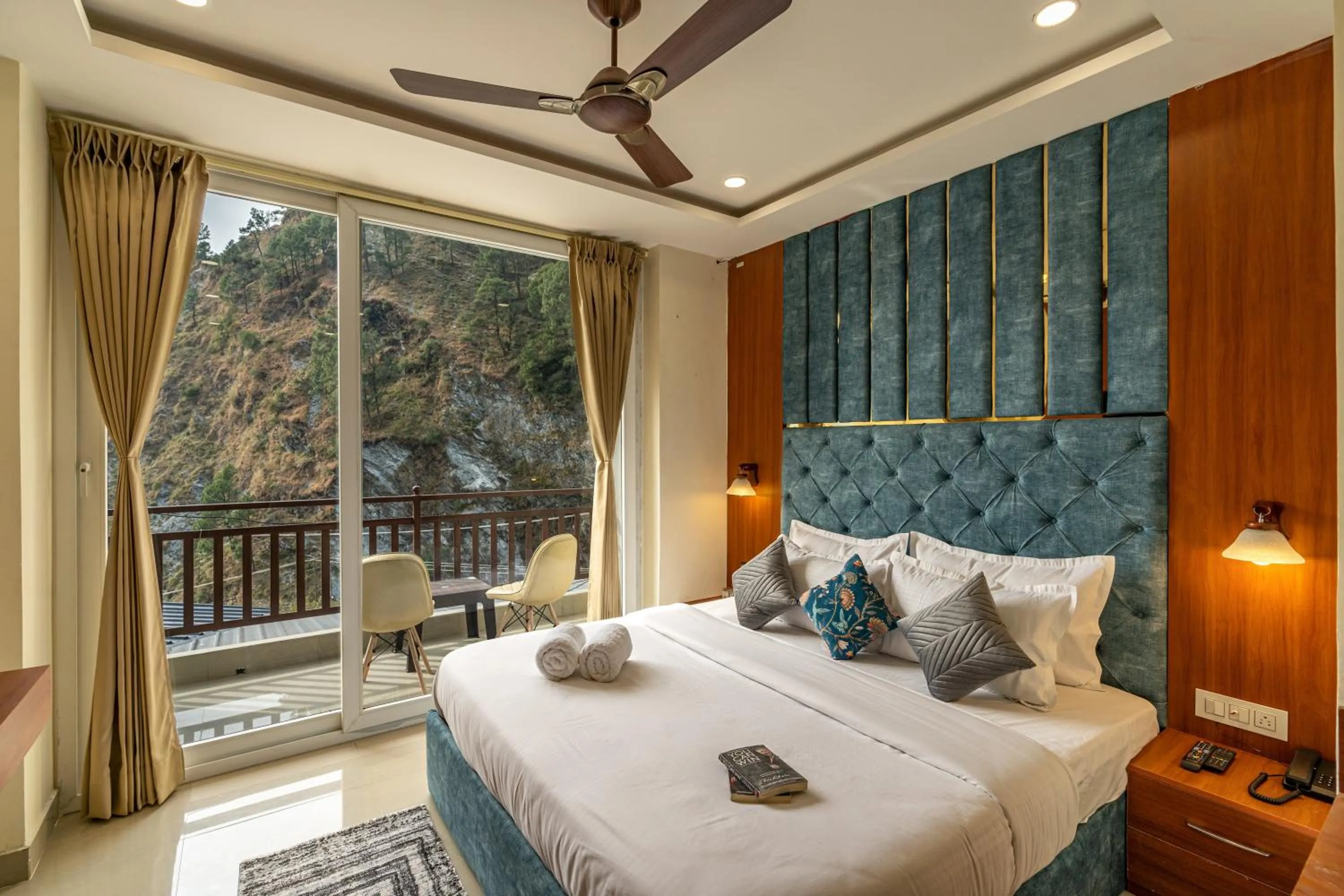 Bed in Zostel Plus Kareri