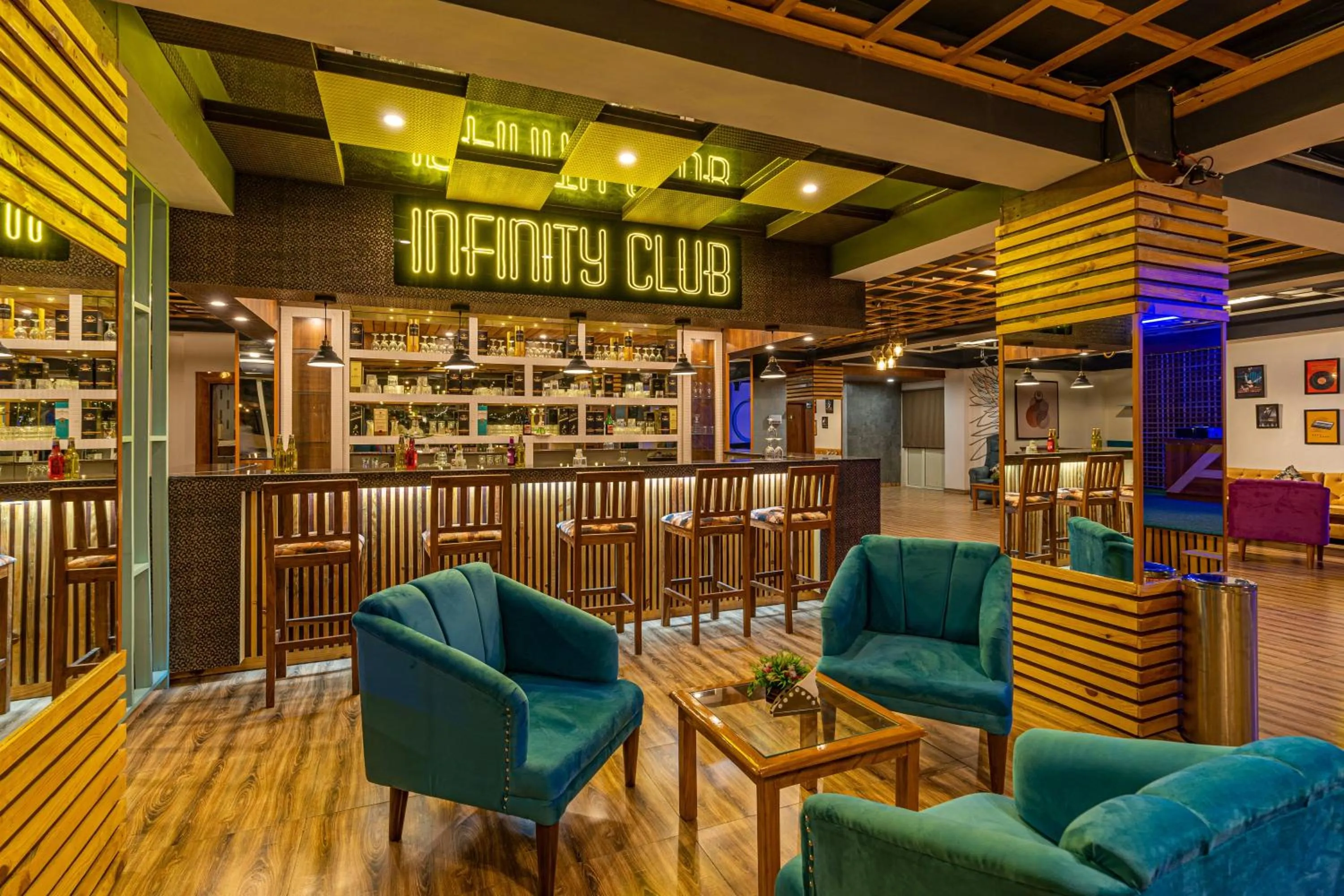 Living room in Zostel Plus Kareri