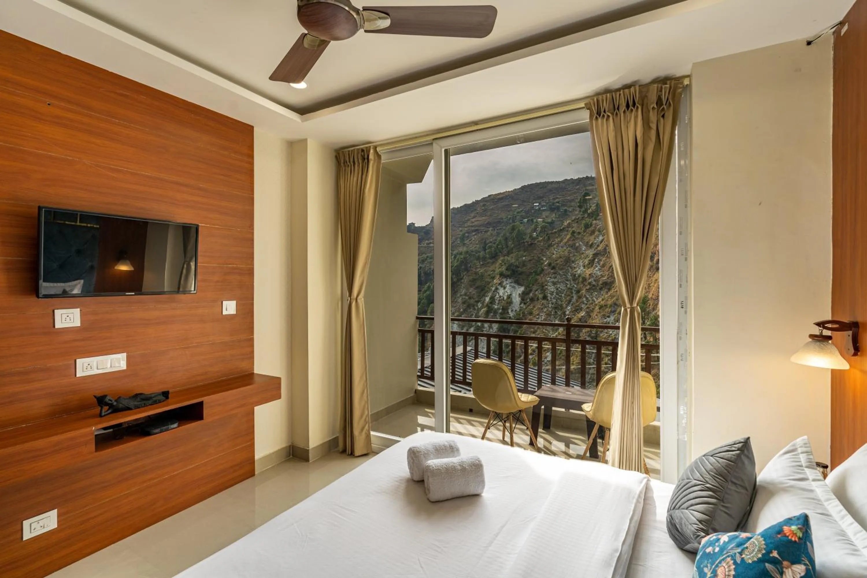 Bed in Zostel Plus Kareri