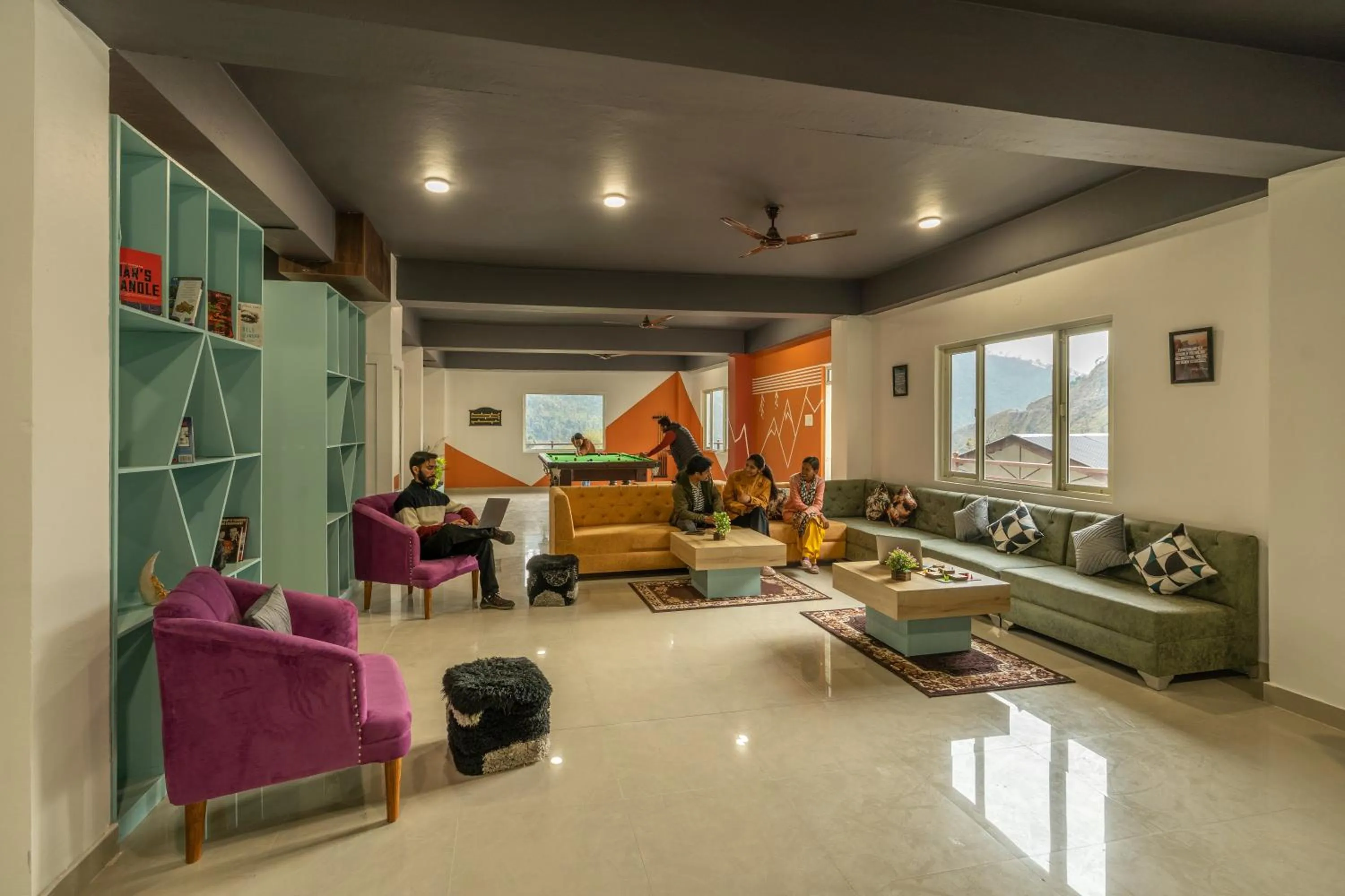 Living room in Zostel Plus Kareri