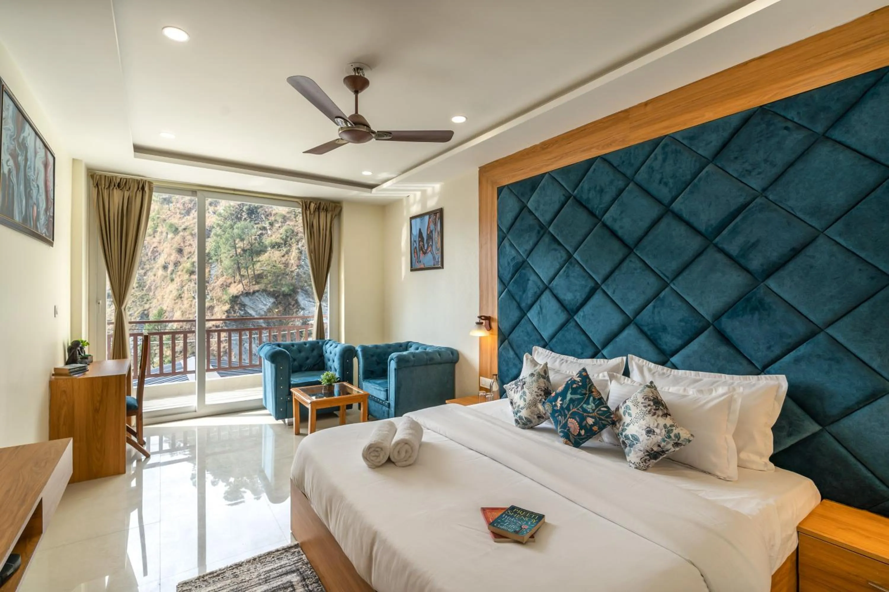 Bed in Zostel Plus Kareri