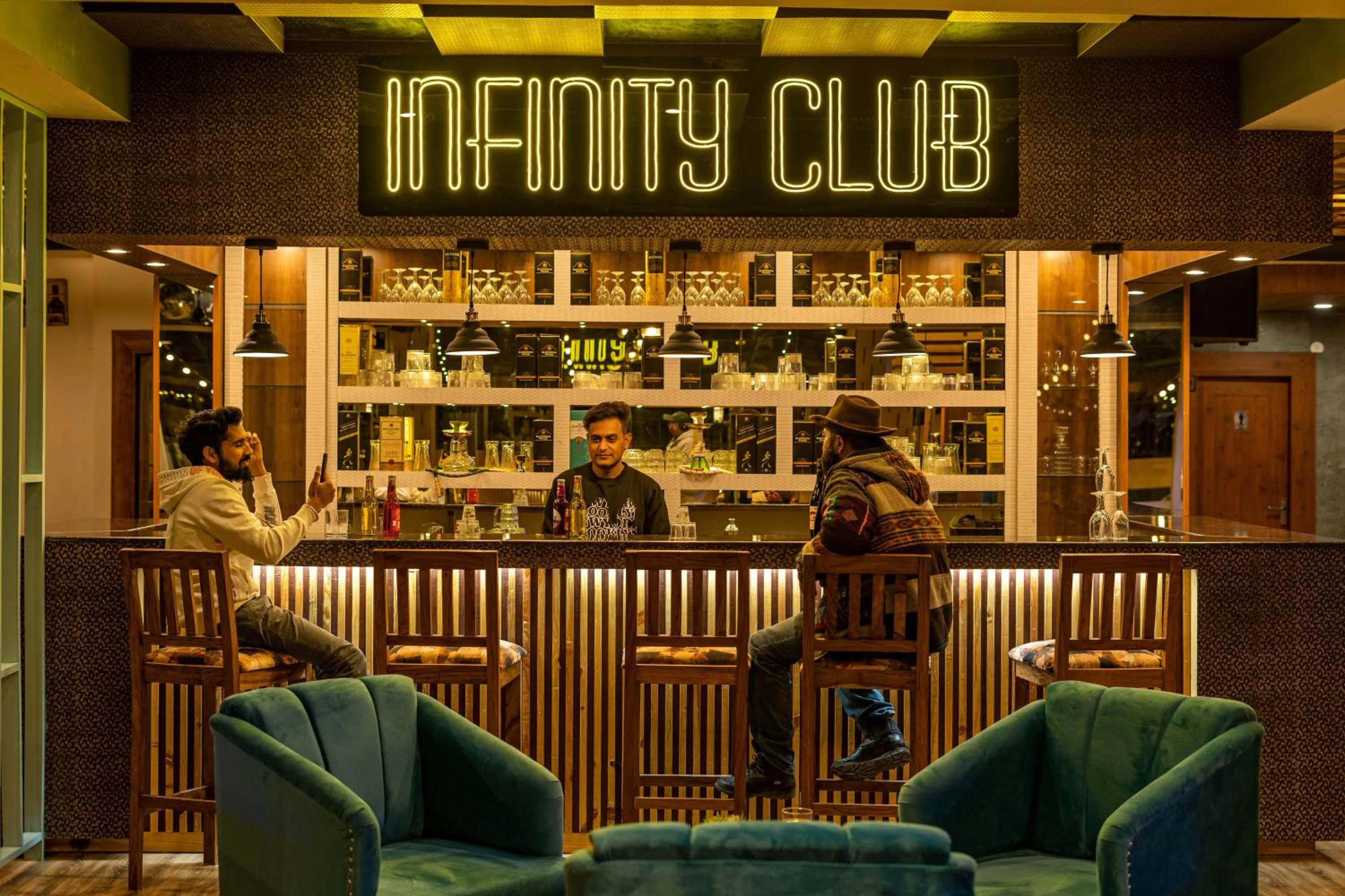 Lounge or bar in Zostel Plus Kareri