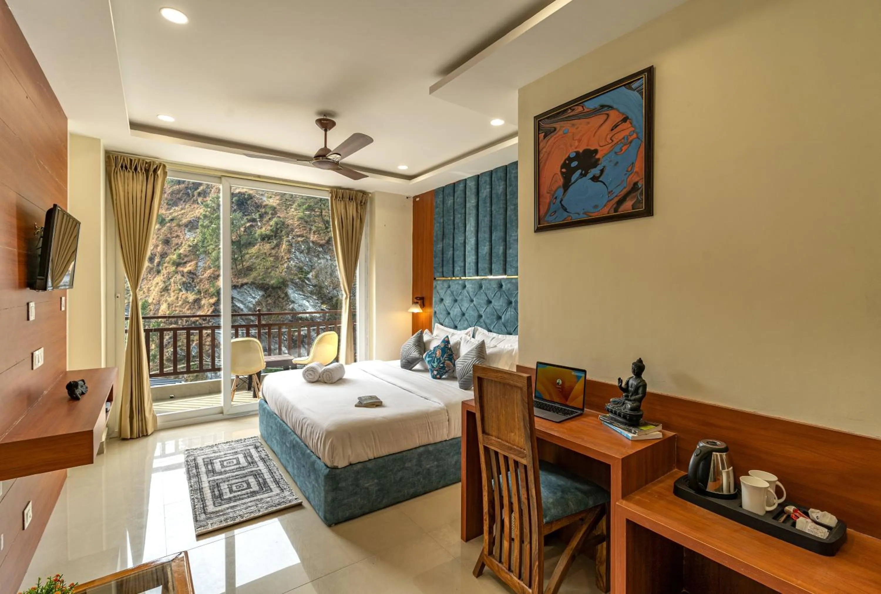 Bed in Zostel Plus Kareri