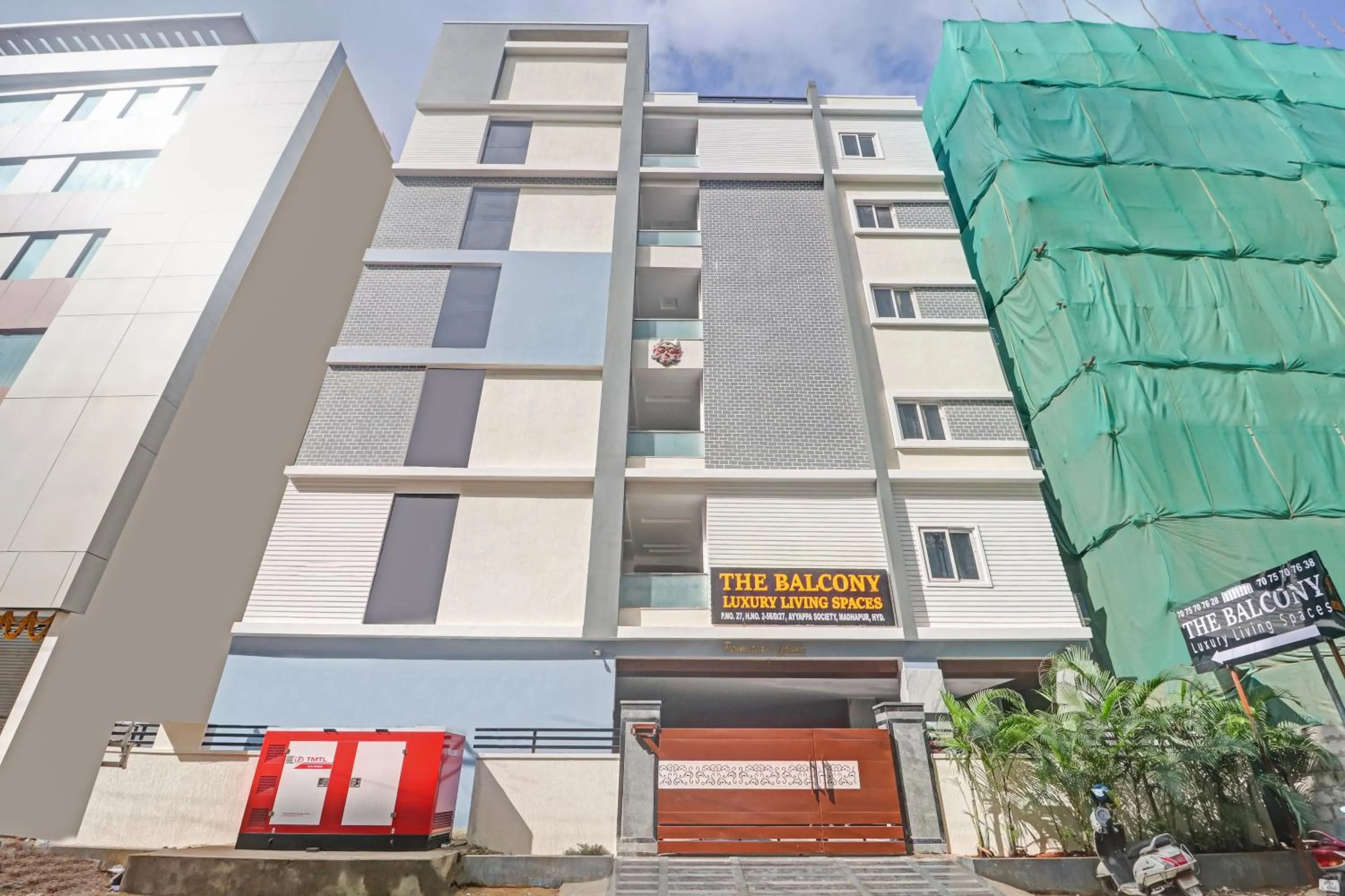 Facade/entrance in The Balcony Hotel