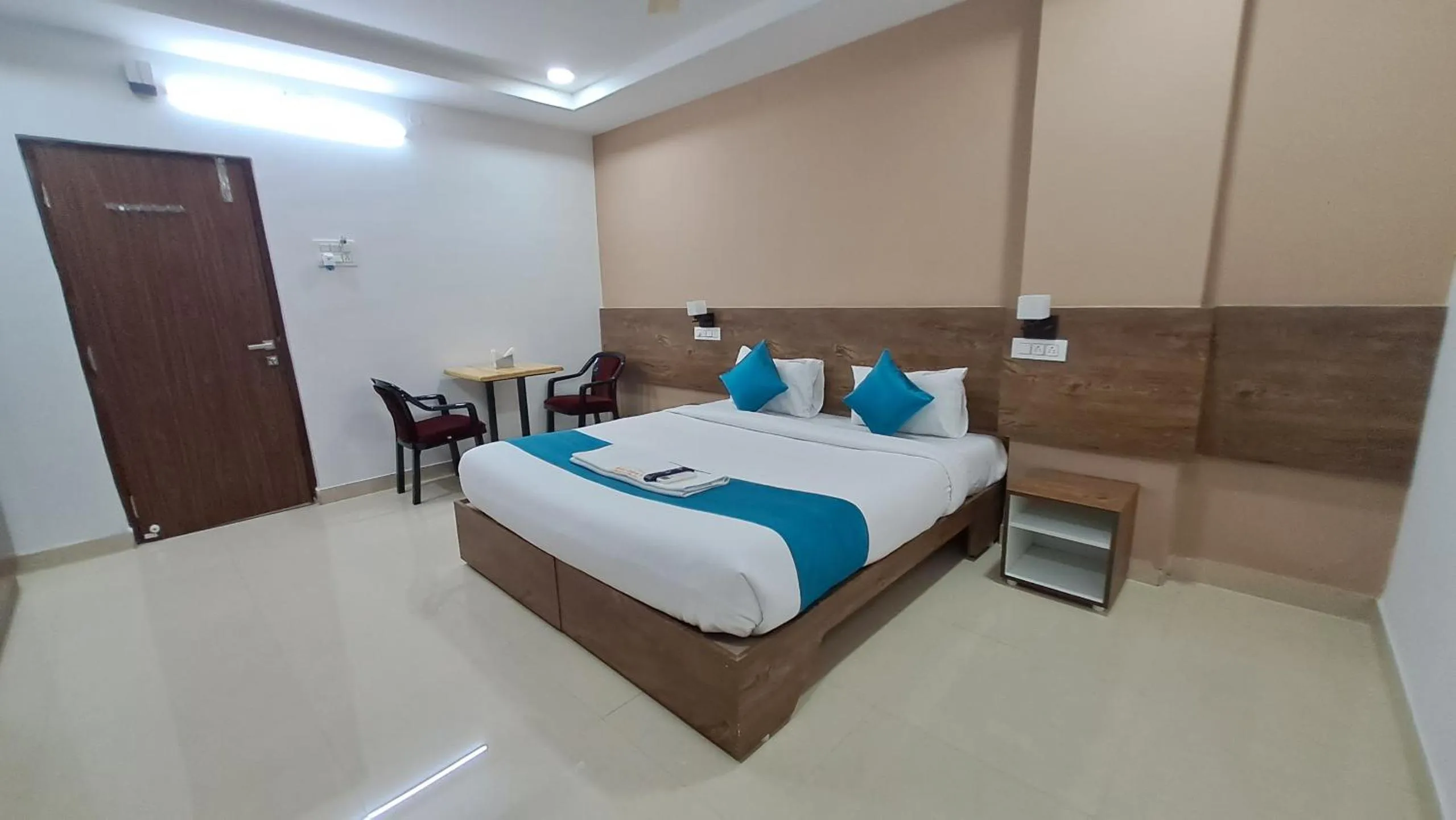 Bed in The Balcony Hotel