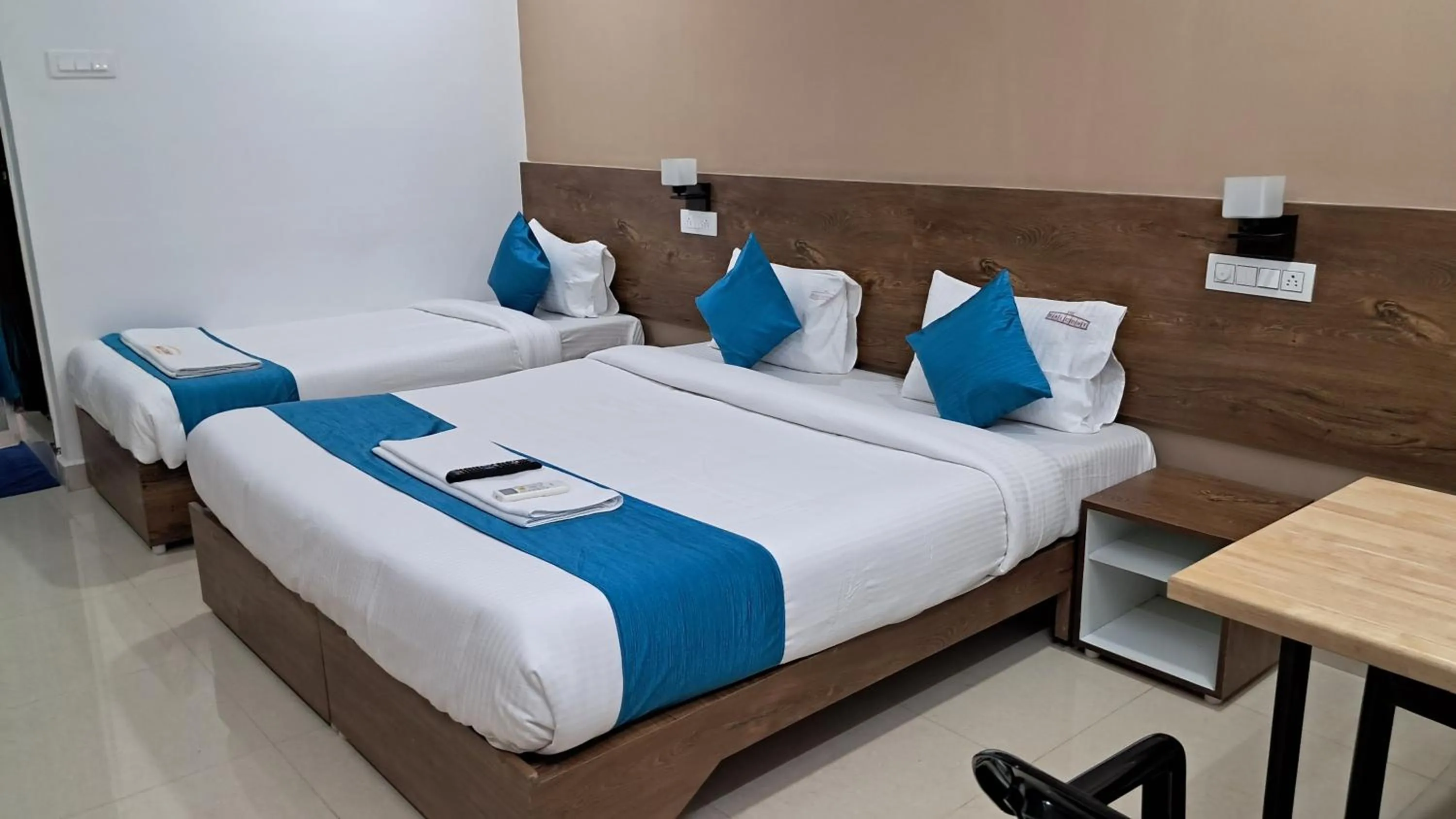 Bedroom, Bed in The Balcony Hotel