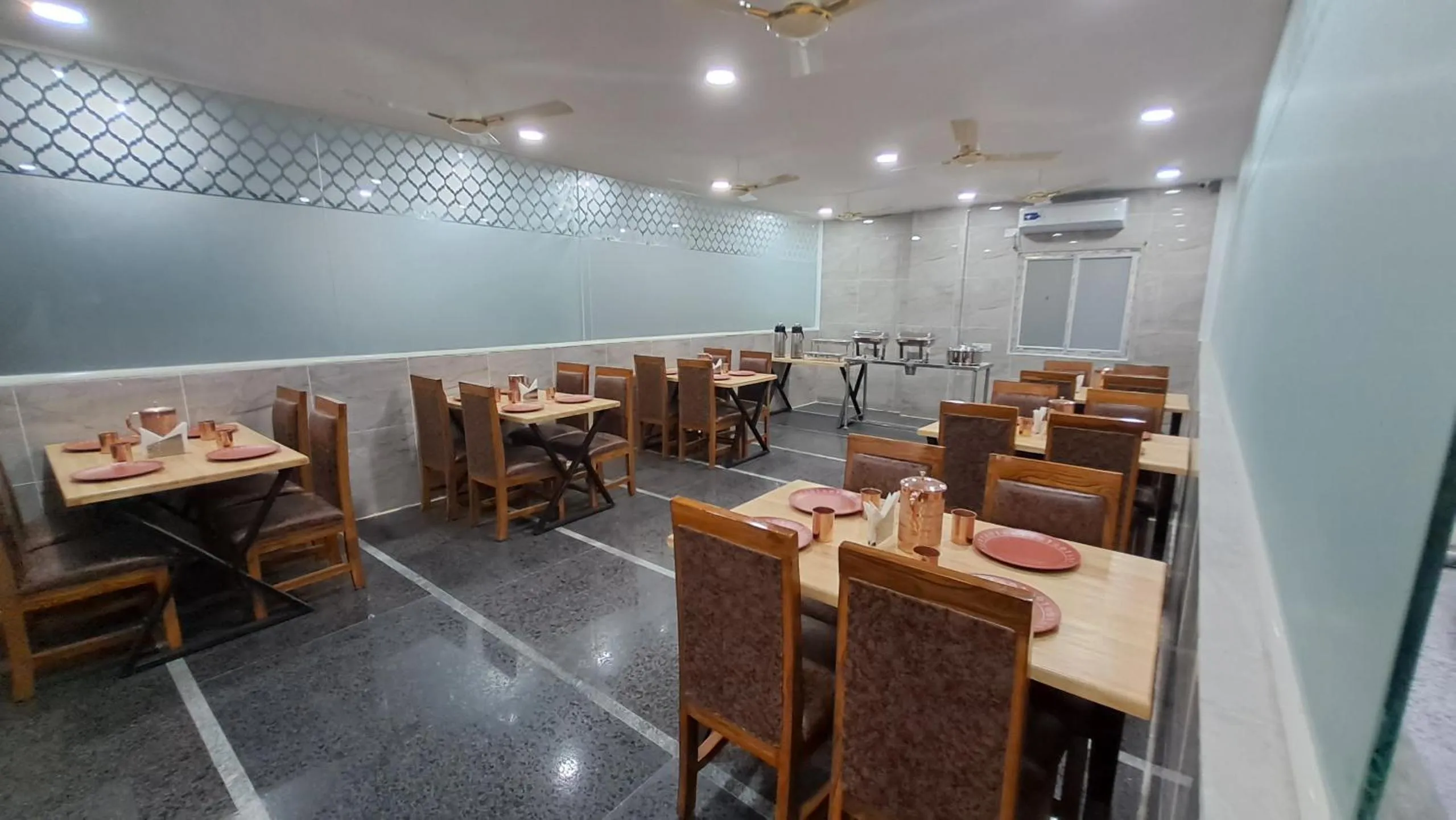 Restaurant/places to eat in The Balcony Hotel