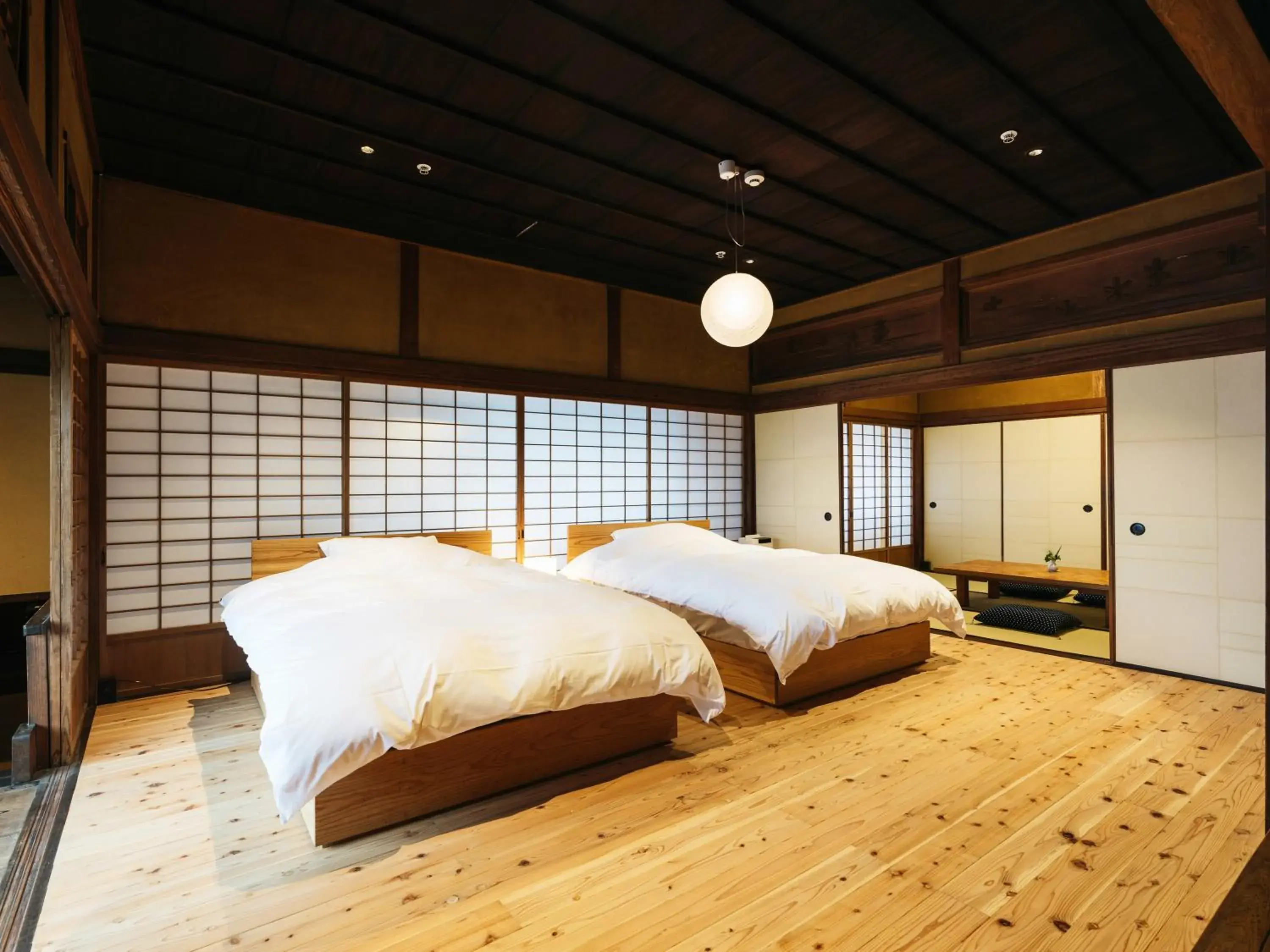 Double Room with Two Double Beds - single occupancy in Minamo Double Room with Two Double Beds - single occupancy in Minamo