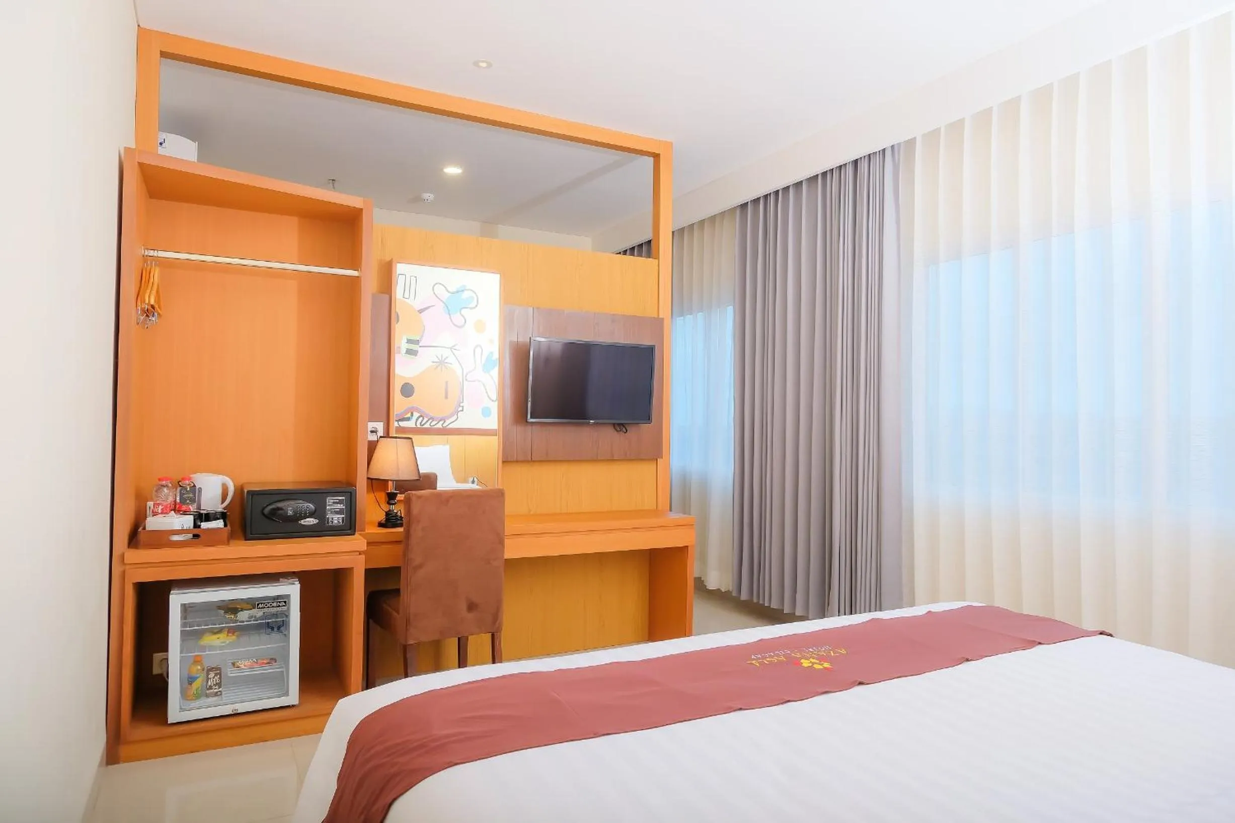 Bedroom, Bed in Azana Asia Hotel Cilacap