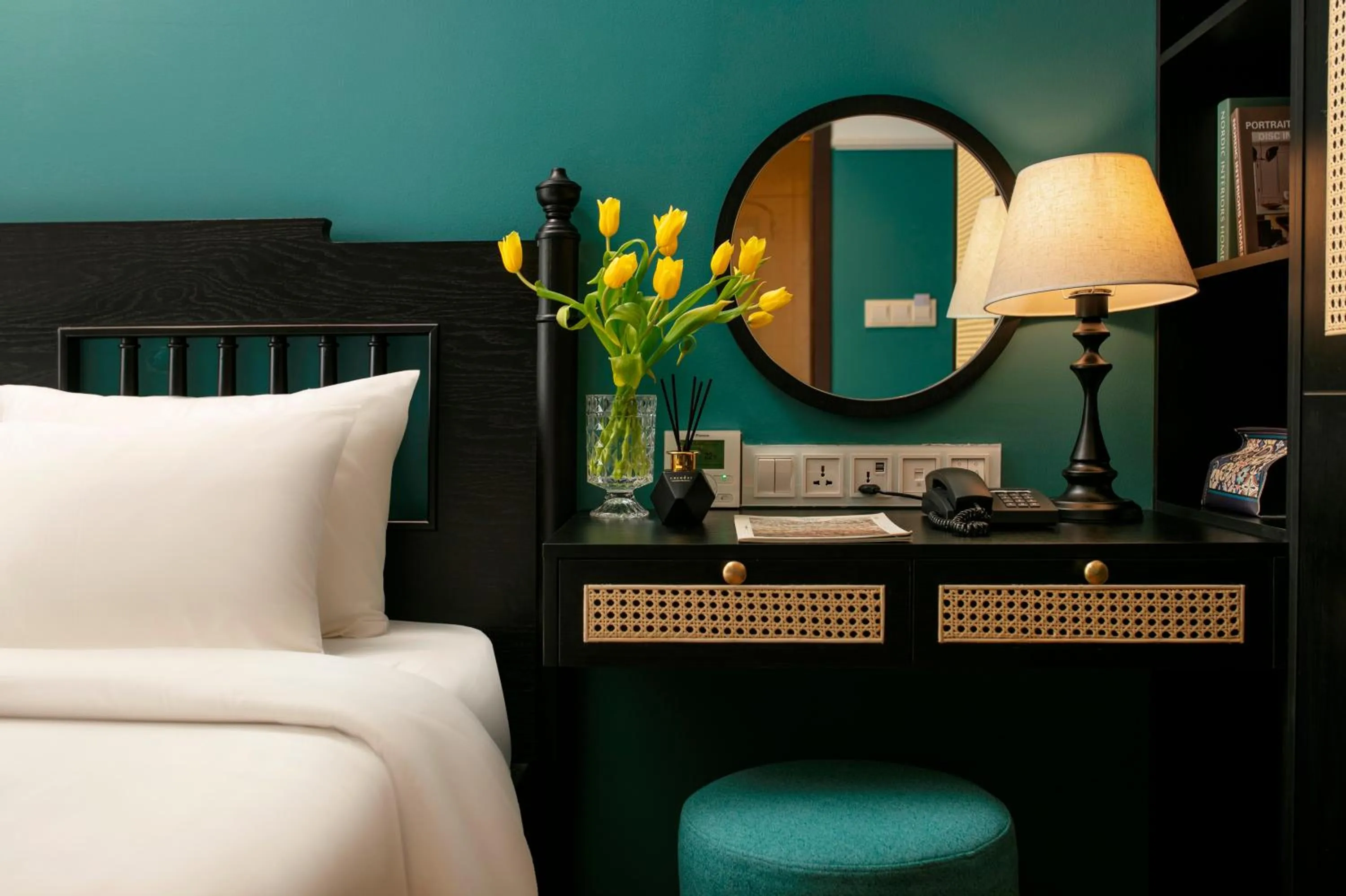 Seating area, Bed in Hotel De Rond