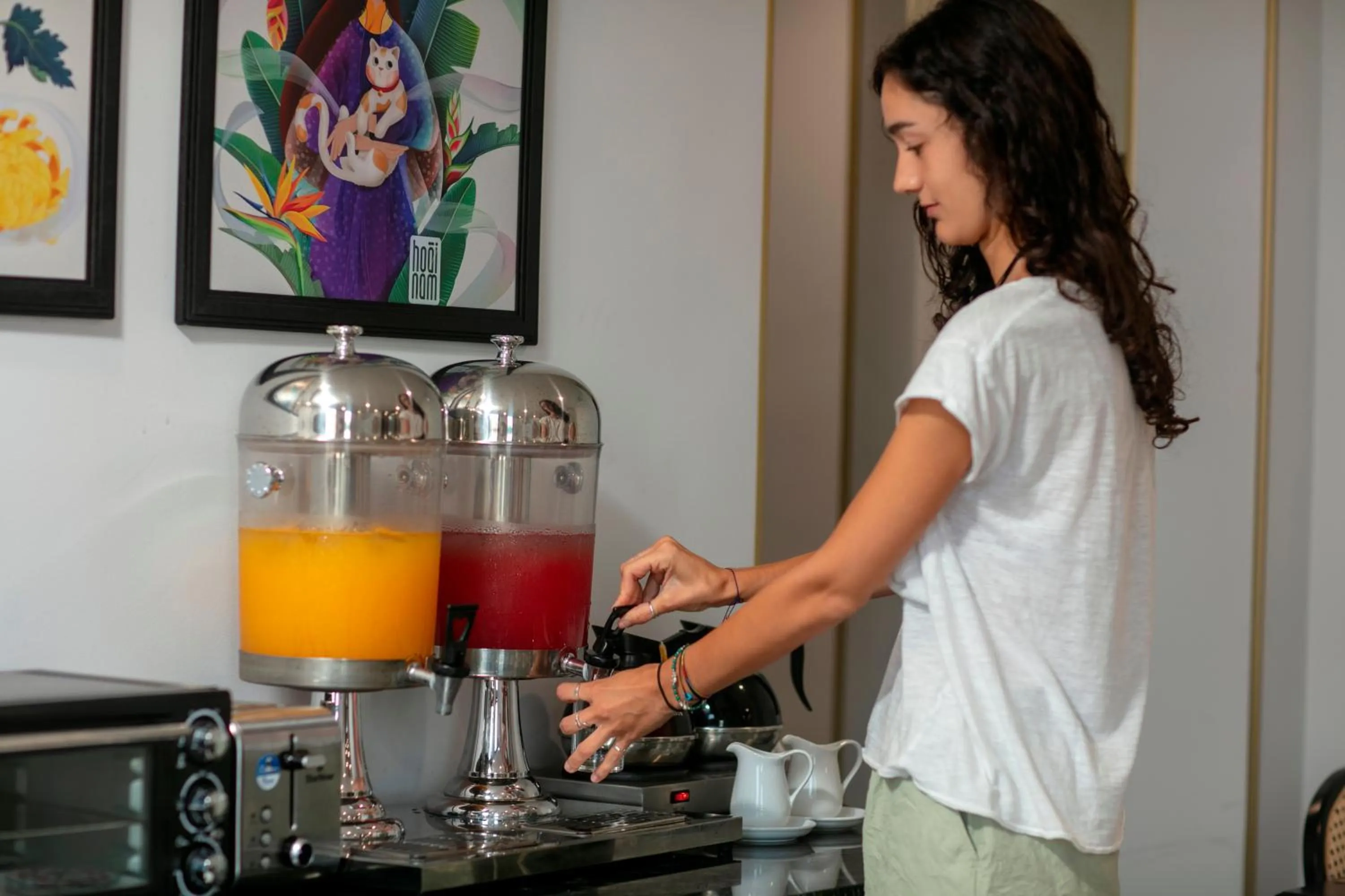 People in Hotel De Rond