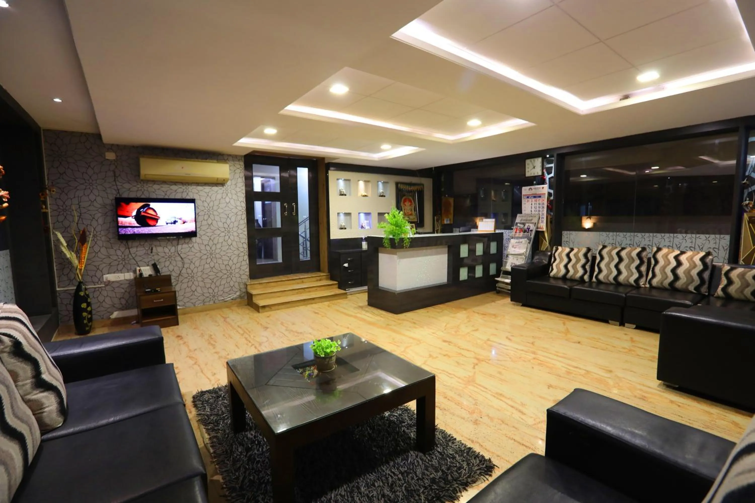 Lobby or reception in Chetinaad Courtyard Gandhipuram by Centre Park