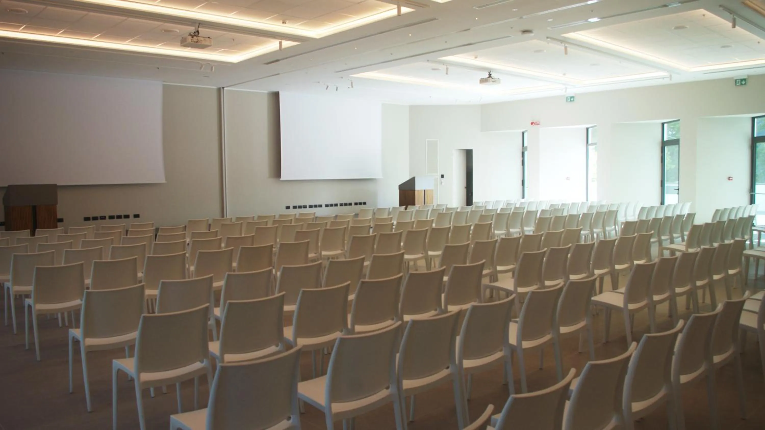 Business facilities in RMH Modena Raffaello