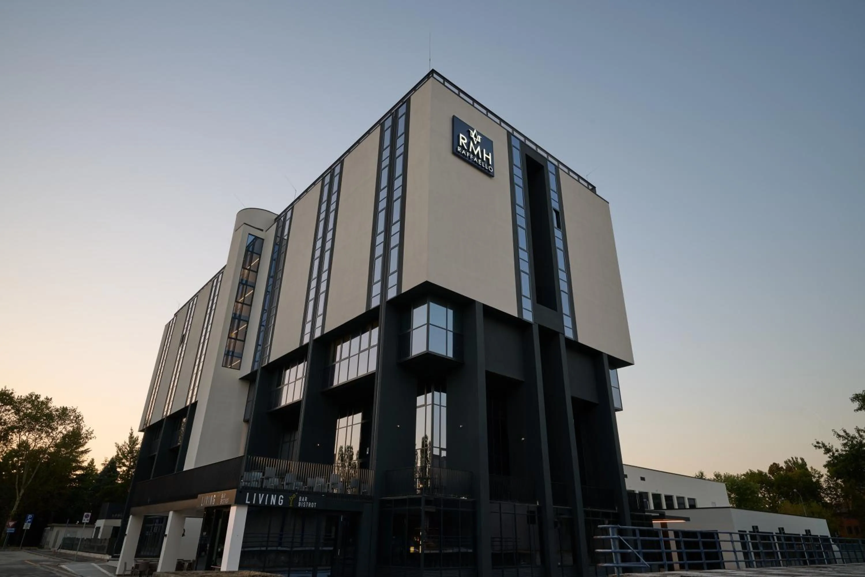 Property building in RMH Modena Raffaello