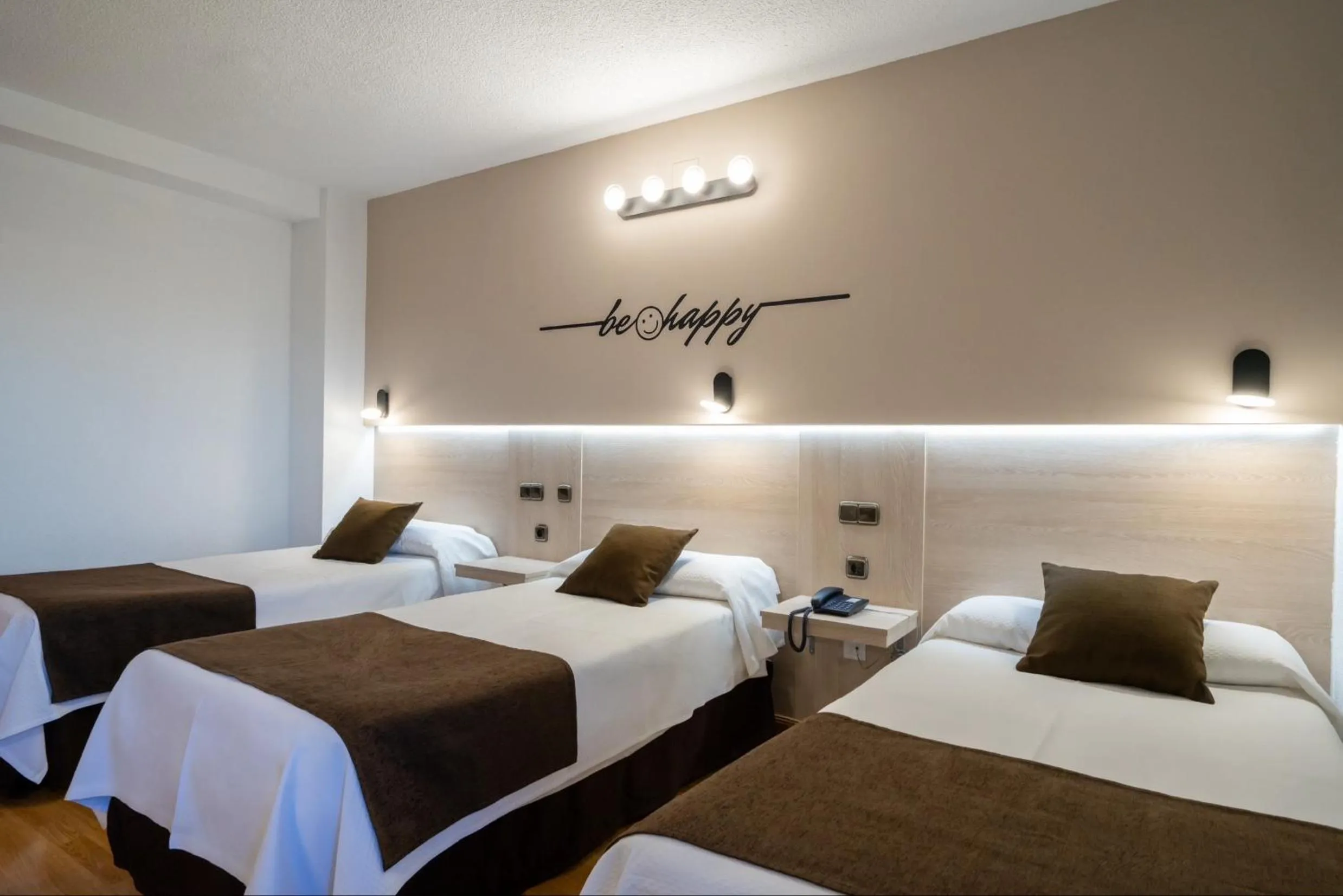 Bed in Hotel Mozárbez Salamanca