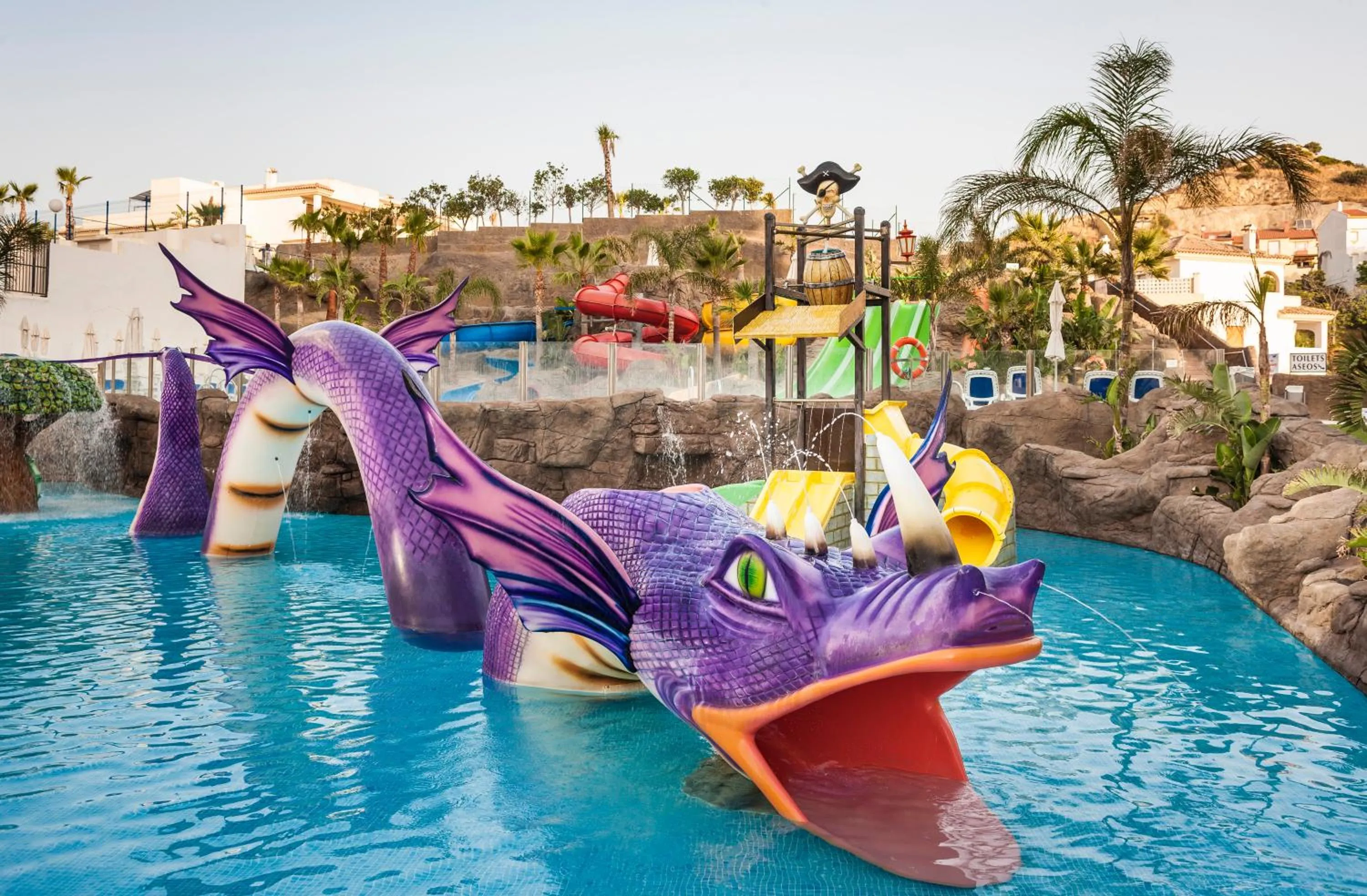 Swimming pool in Globales Los Patos Park