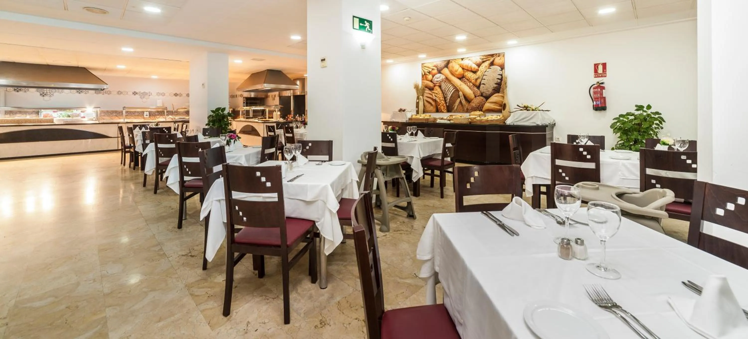 Restaurant/places to eat in Globales Los Patos Park