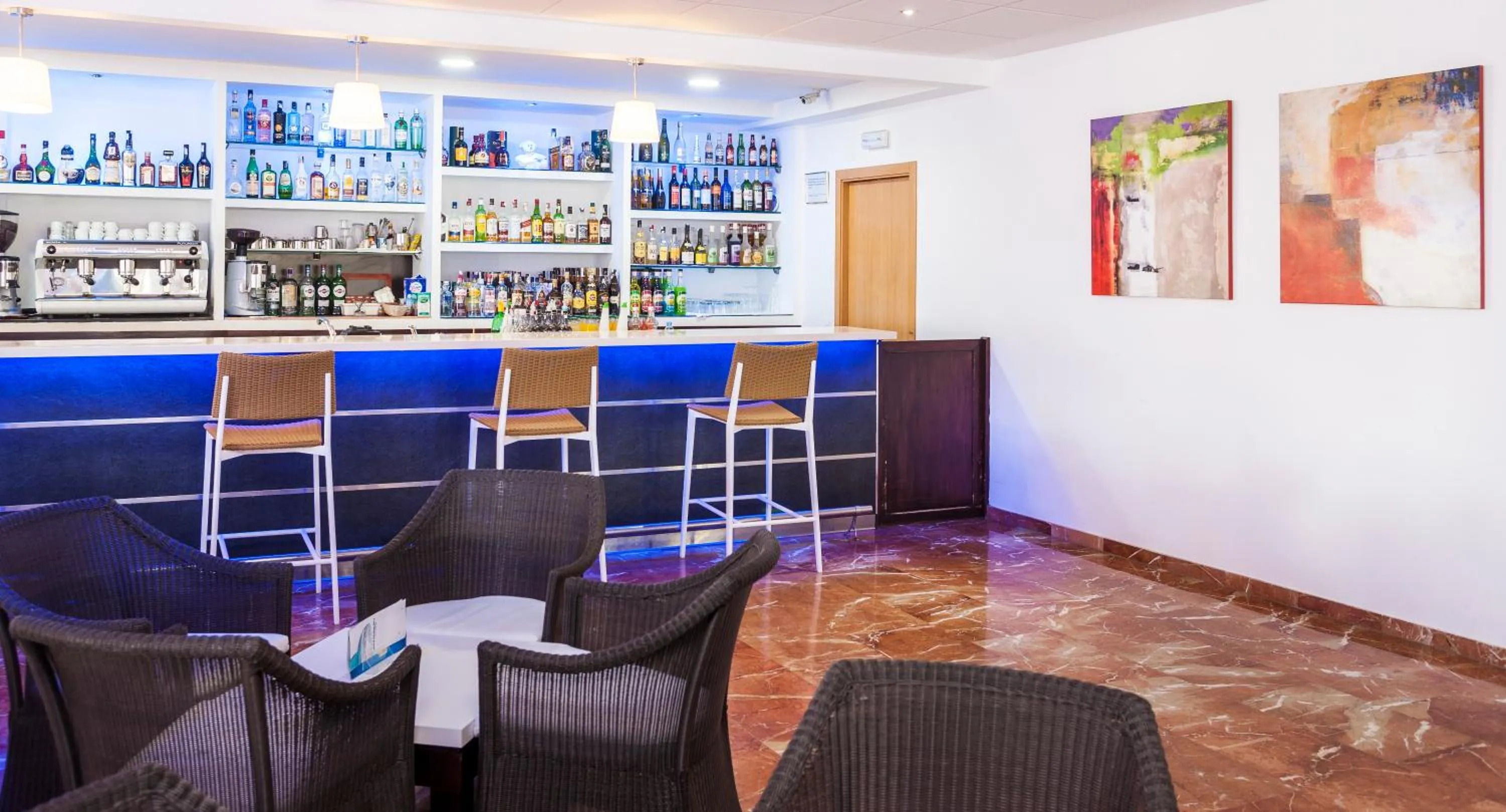 Lounge or bar in Globales Los Patos Park