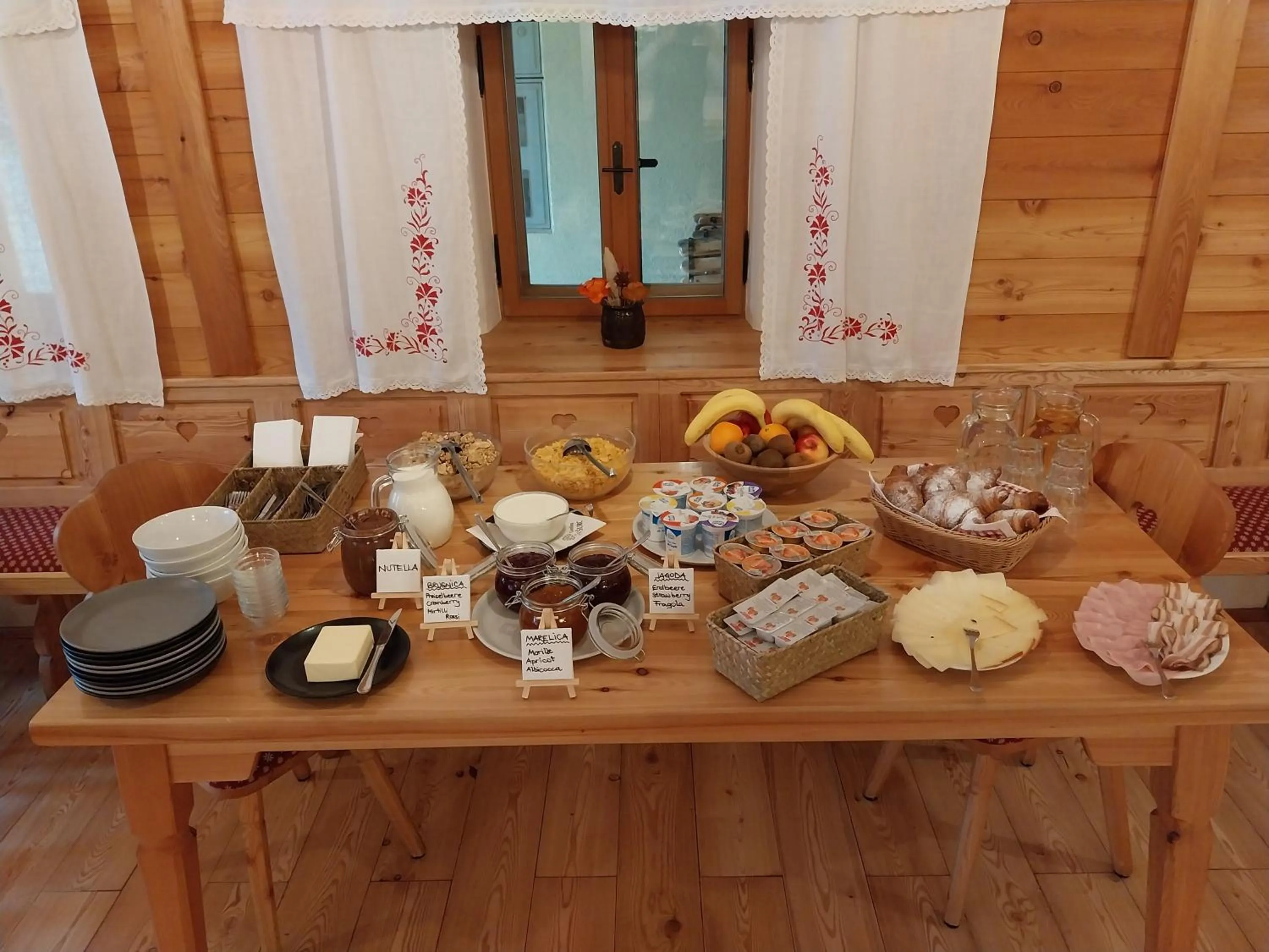 Food and drinks in Hotel ŠURC