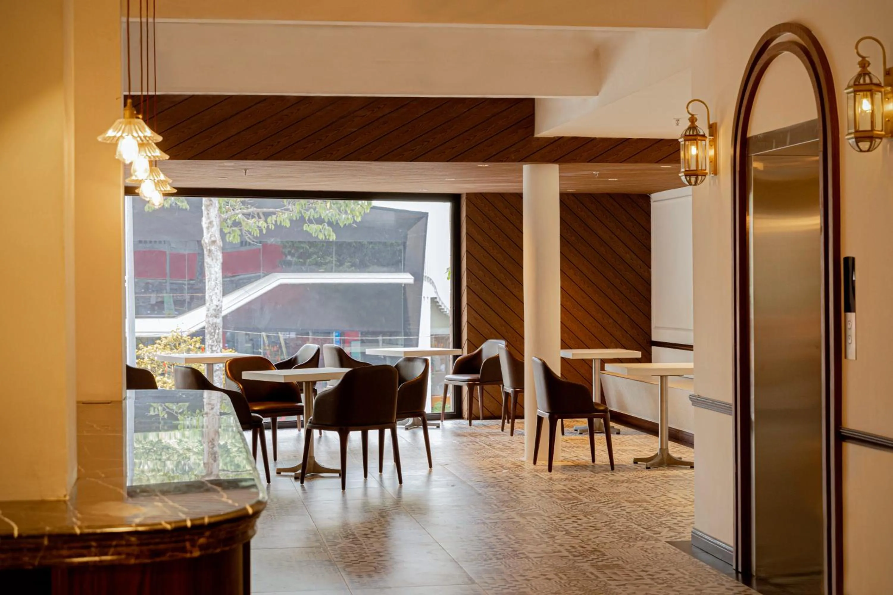 Restaurant/places to eat in Dai Nam Boutique Hotel