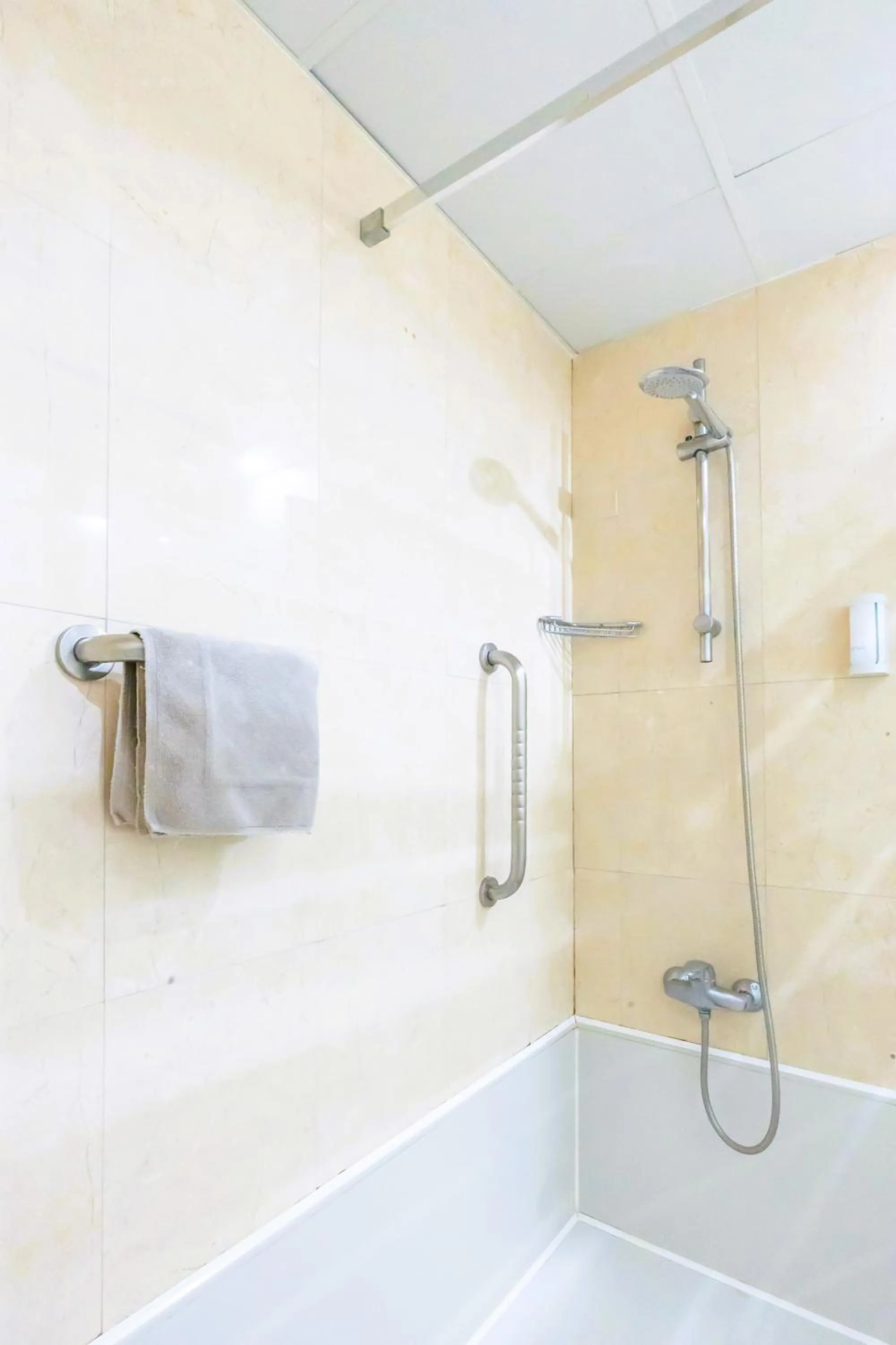 Shower in Hotel Palacios