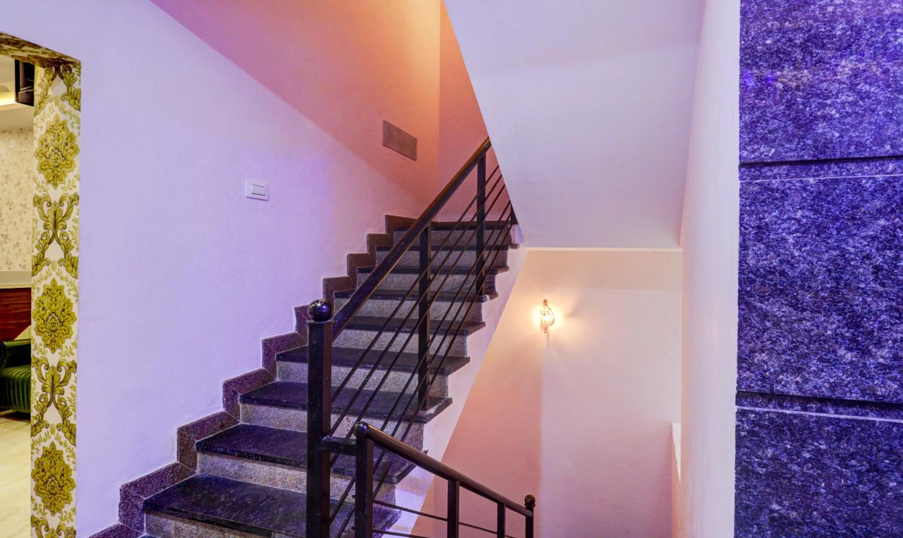 Lobby or reception in Treebo Three Street Inn