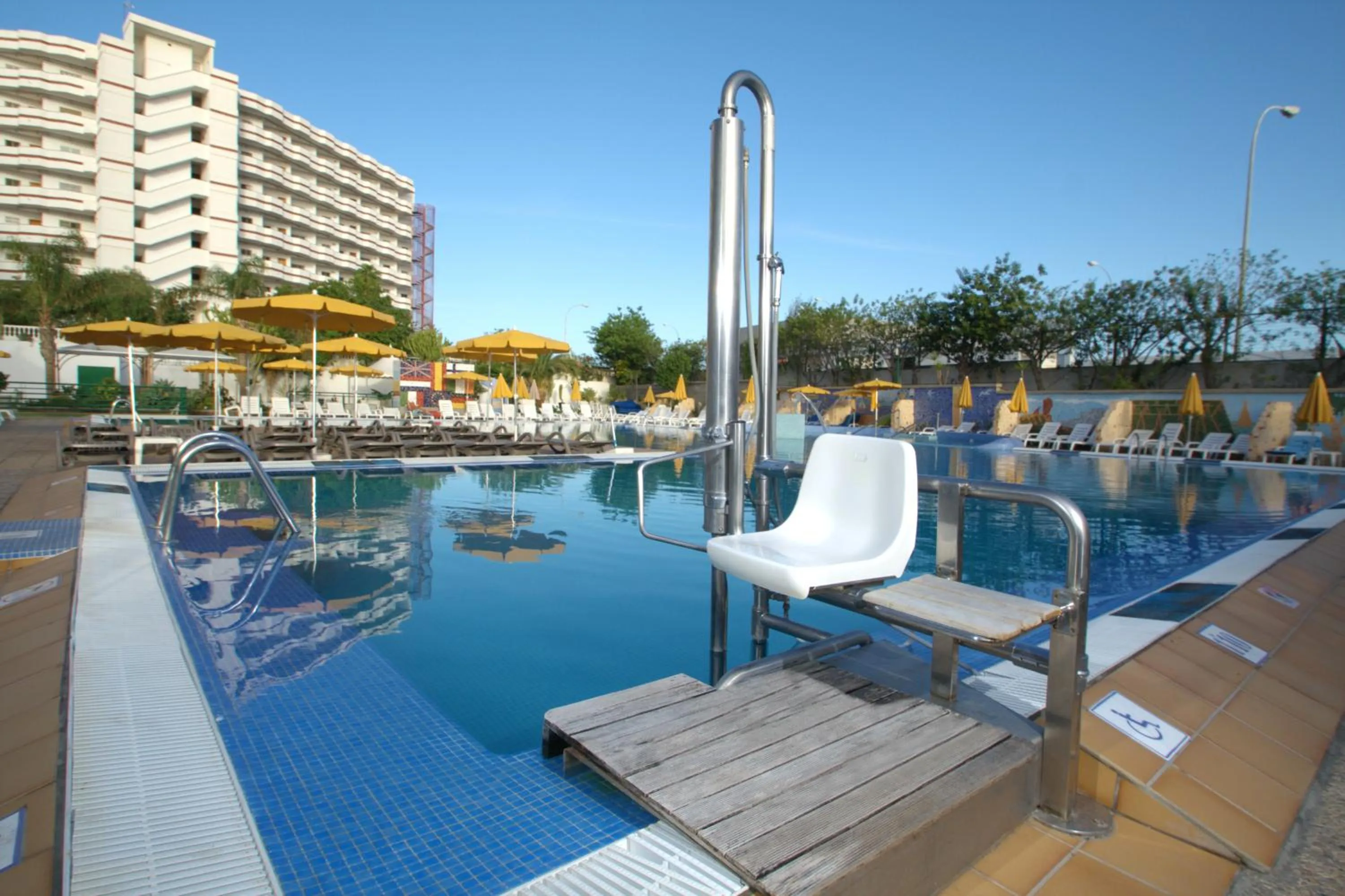 Swimming pool in Hotel Green Field