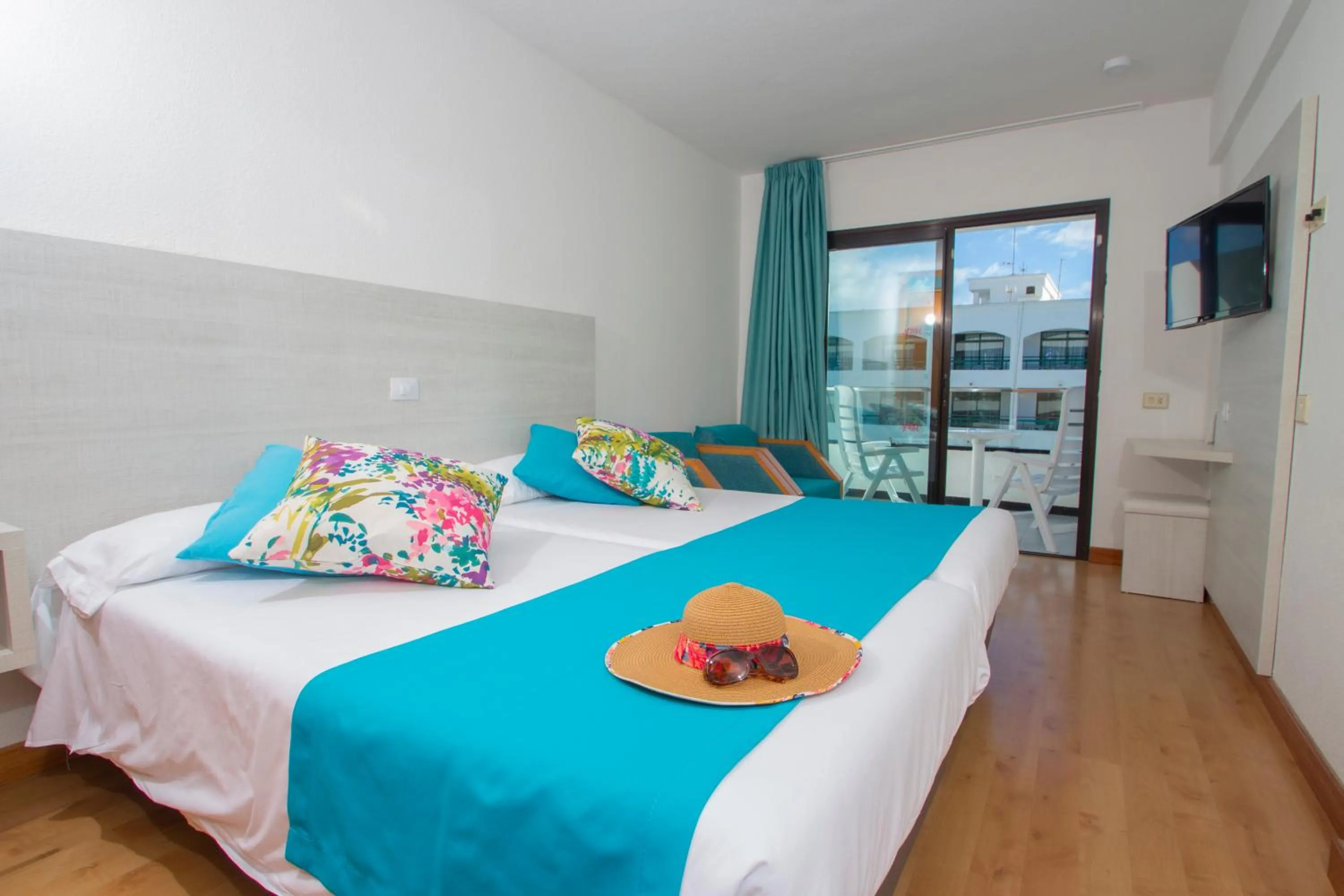 Photo of the whole room, Bed in Hotel Green Field