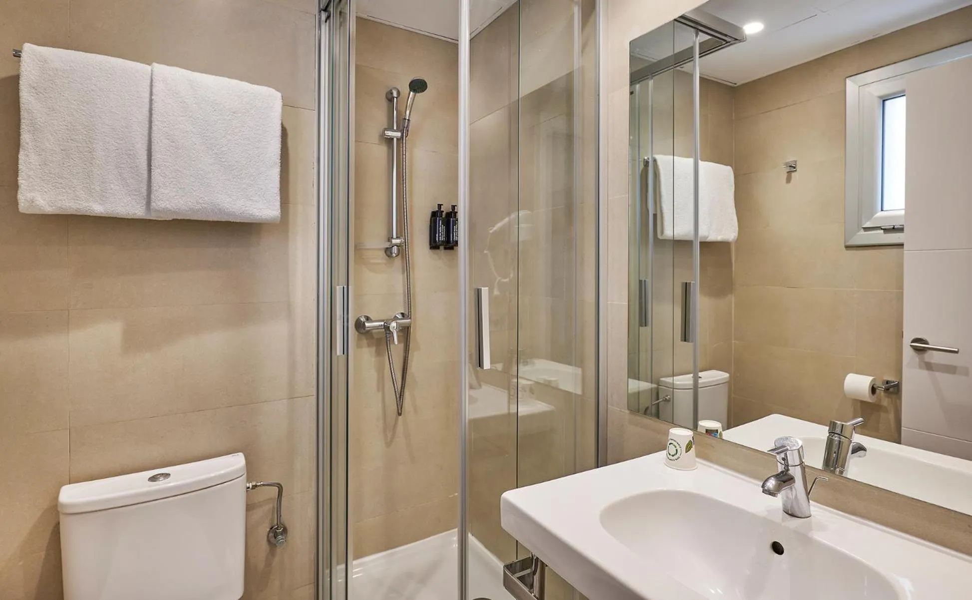 Shower in URH Excelsior