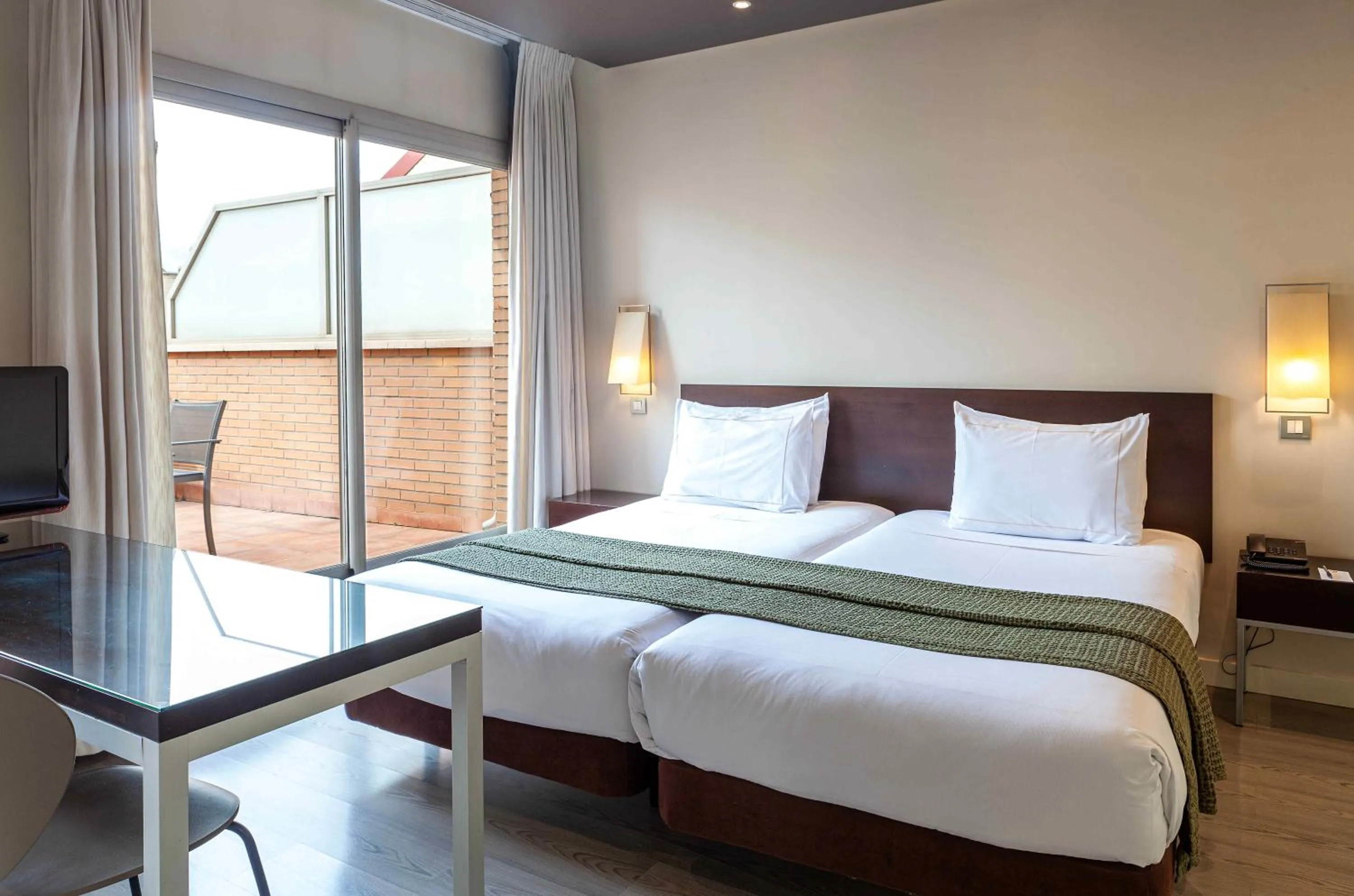 Bed in Suites Viena Plaza de España