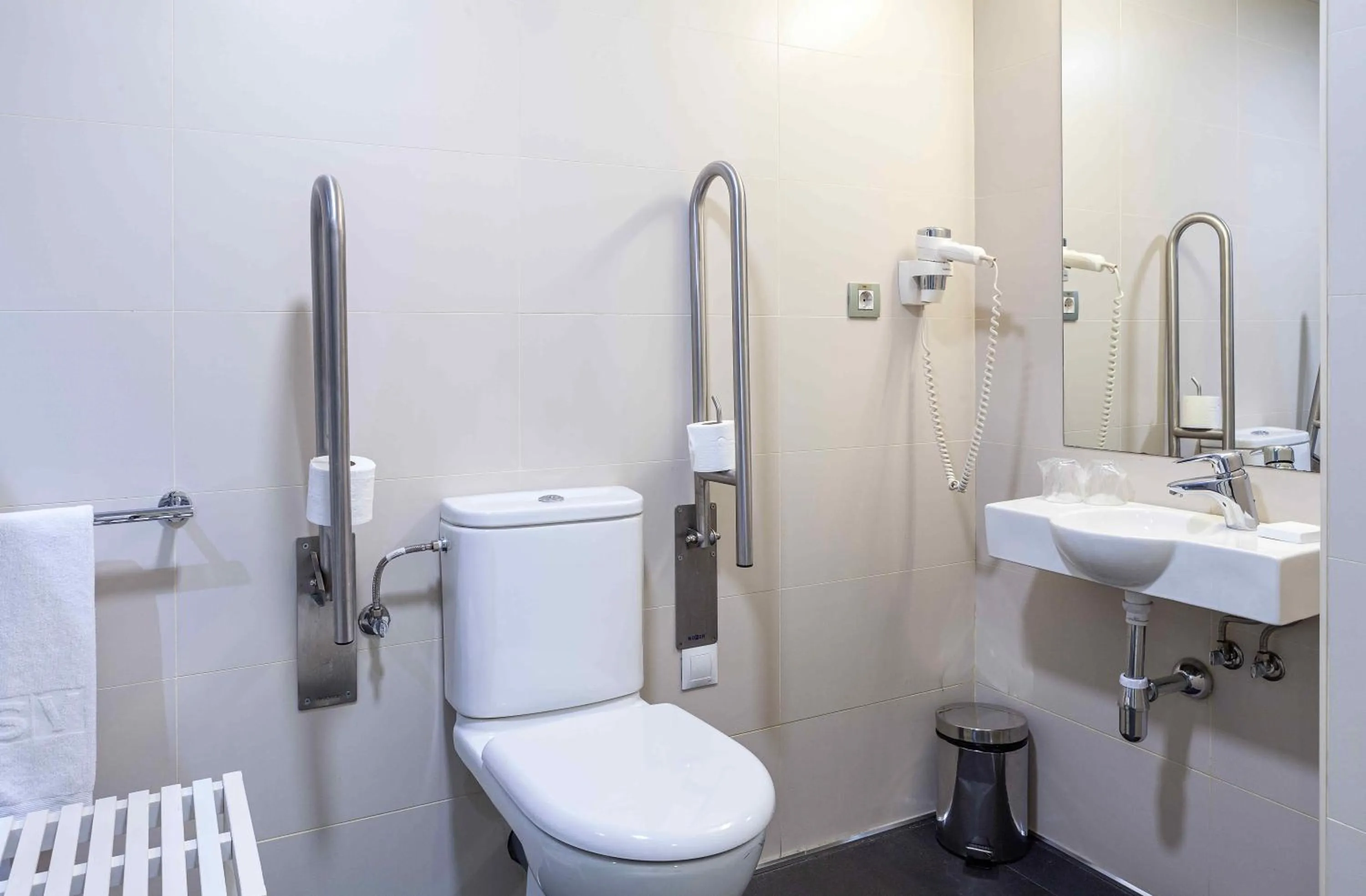 Bathroom in Suites Viena Plaza de España