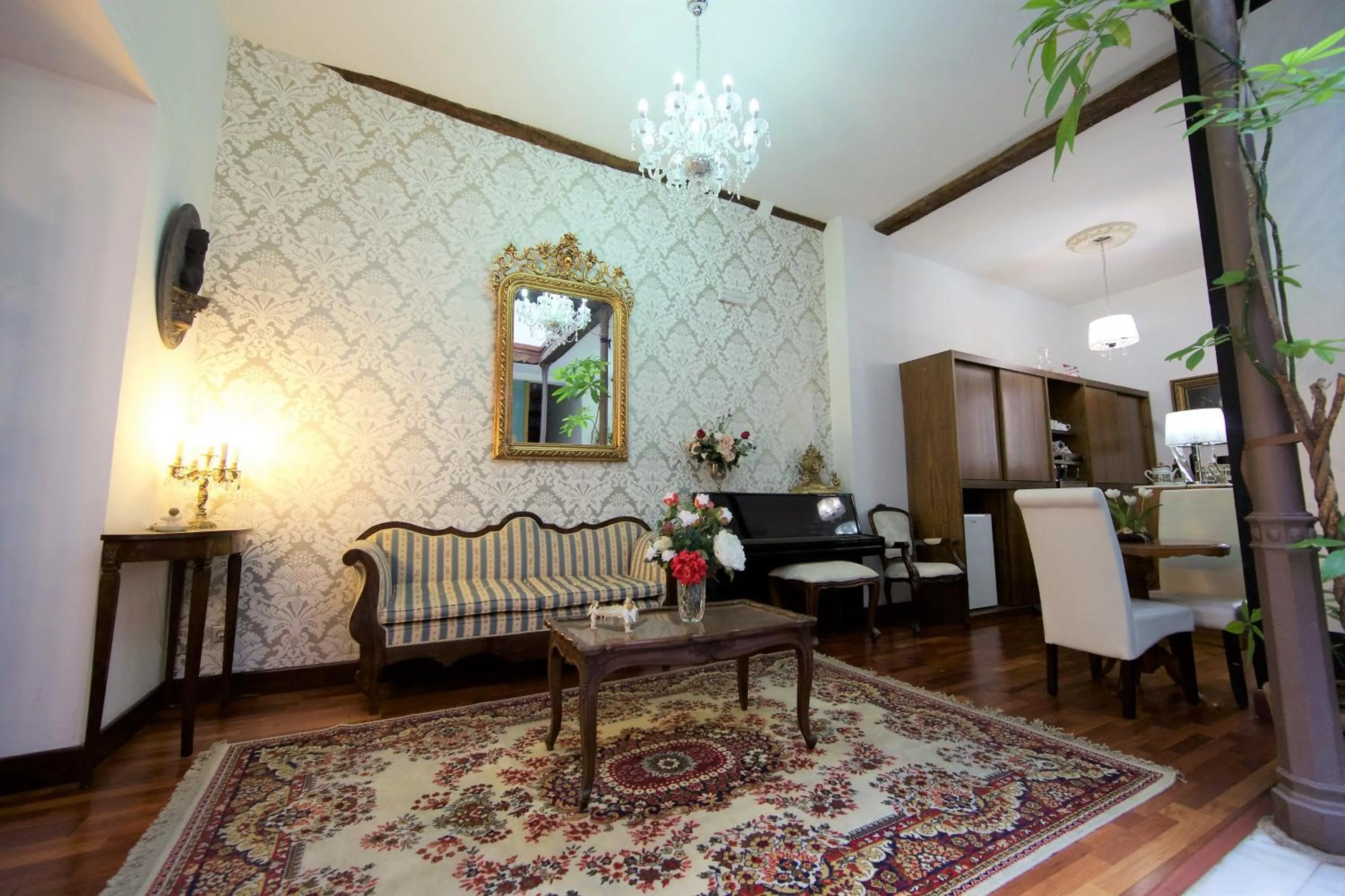 Lobby or reception in Hotel Boutique Nueve Leyendas