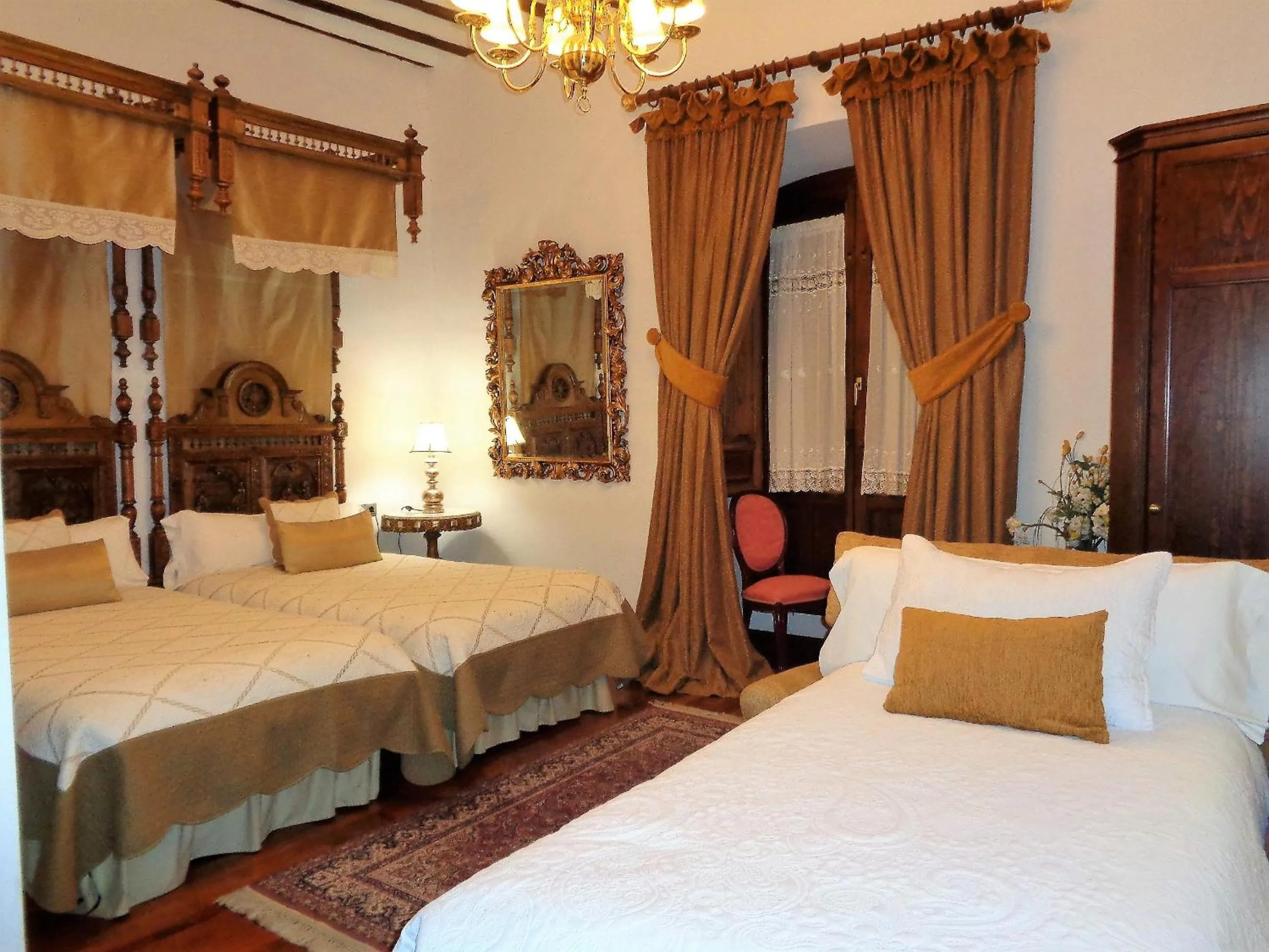 Decorative detail, Bed in Hotel Boutique Nueve Leyendas