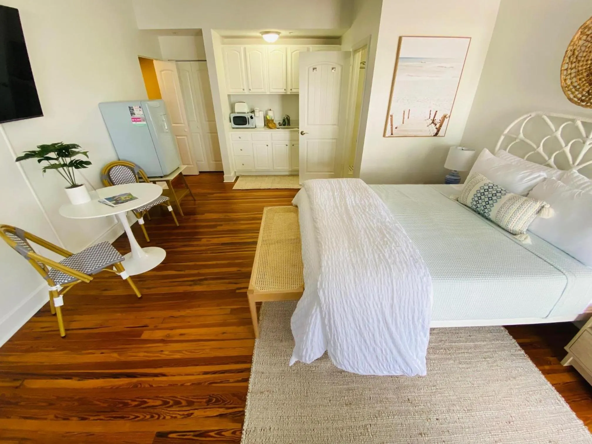 Bed in La Tortuga Historic Pass A Grille St Pete Beach 7