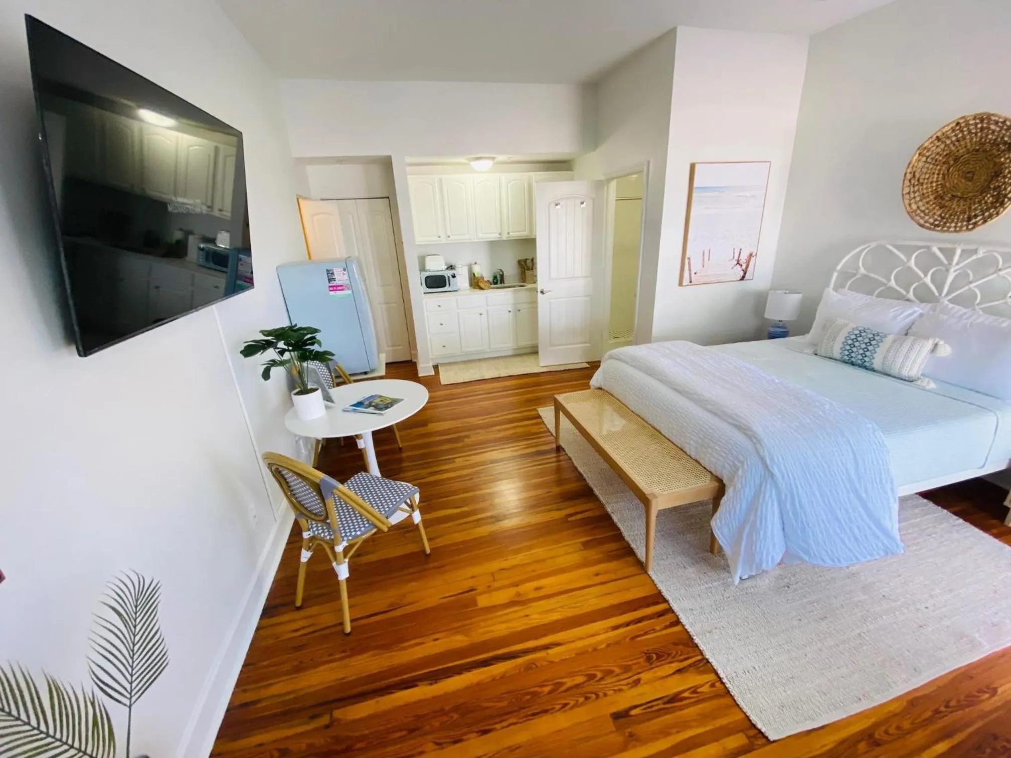 Bed in La Tortuga Historic Pass A Grille St Pete Beach 68