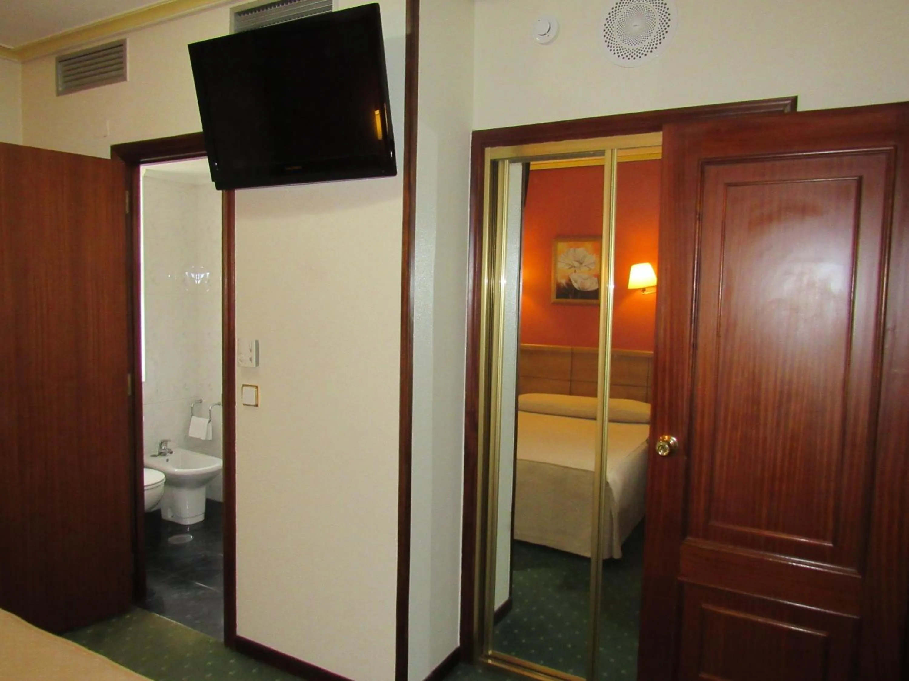 Bedroom in Hotel Virgen del Camino Pontevedra