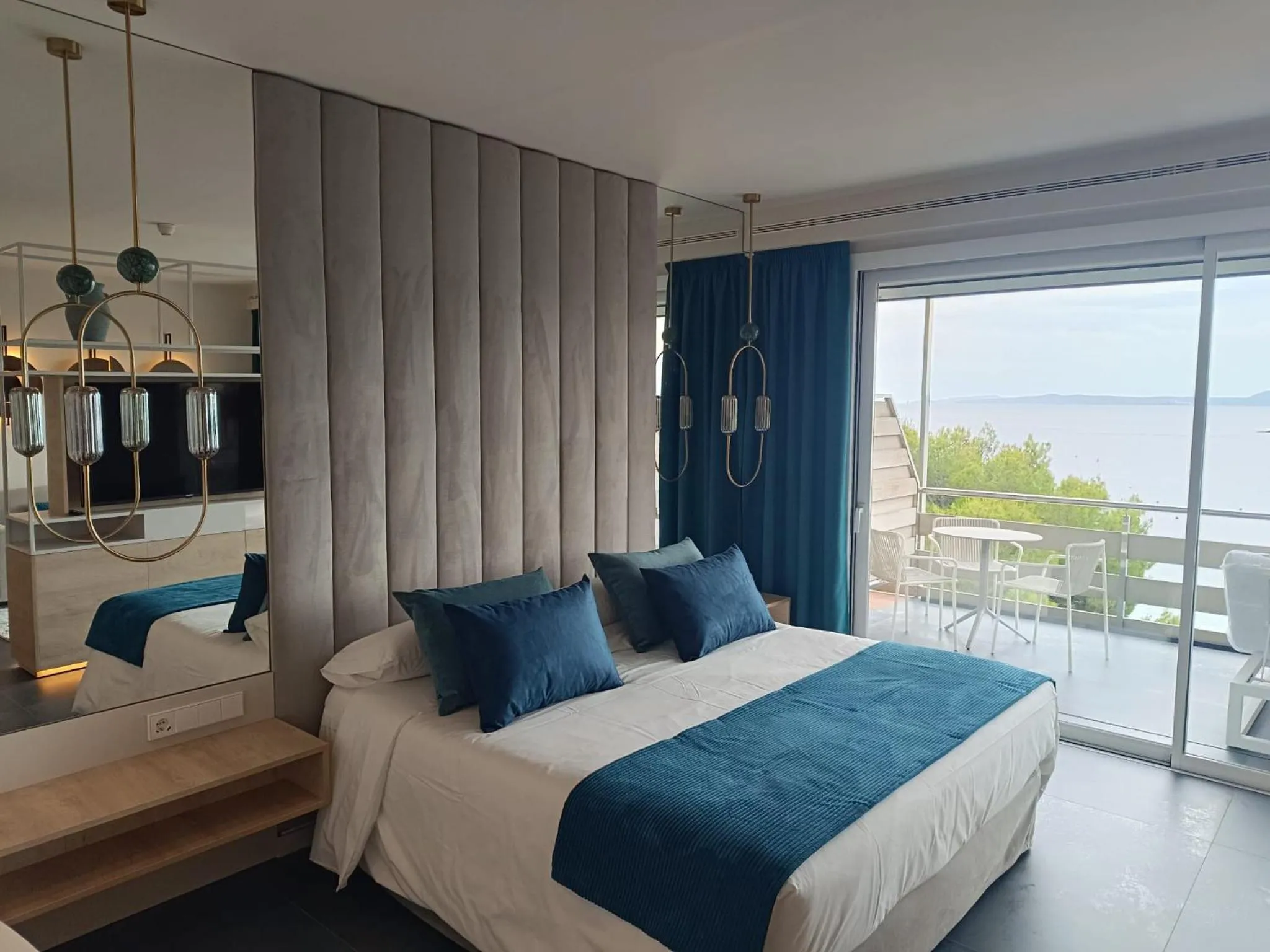 Bed in Canyelles Platja