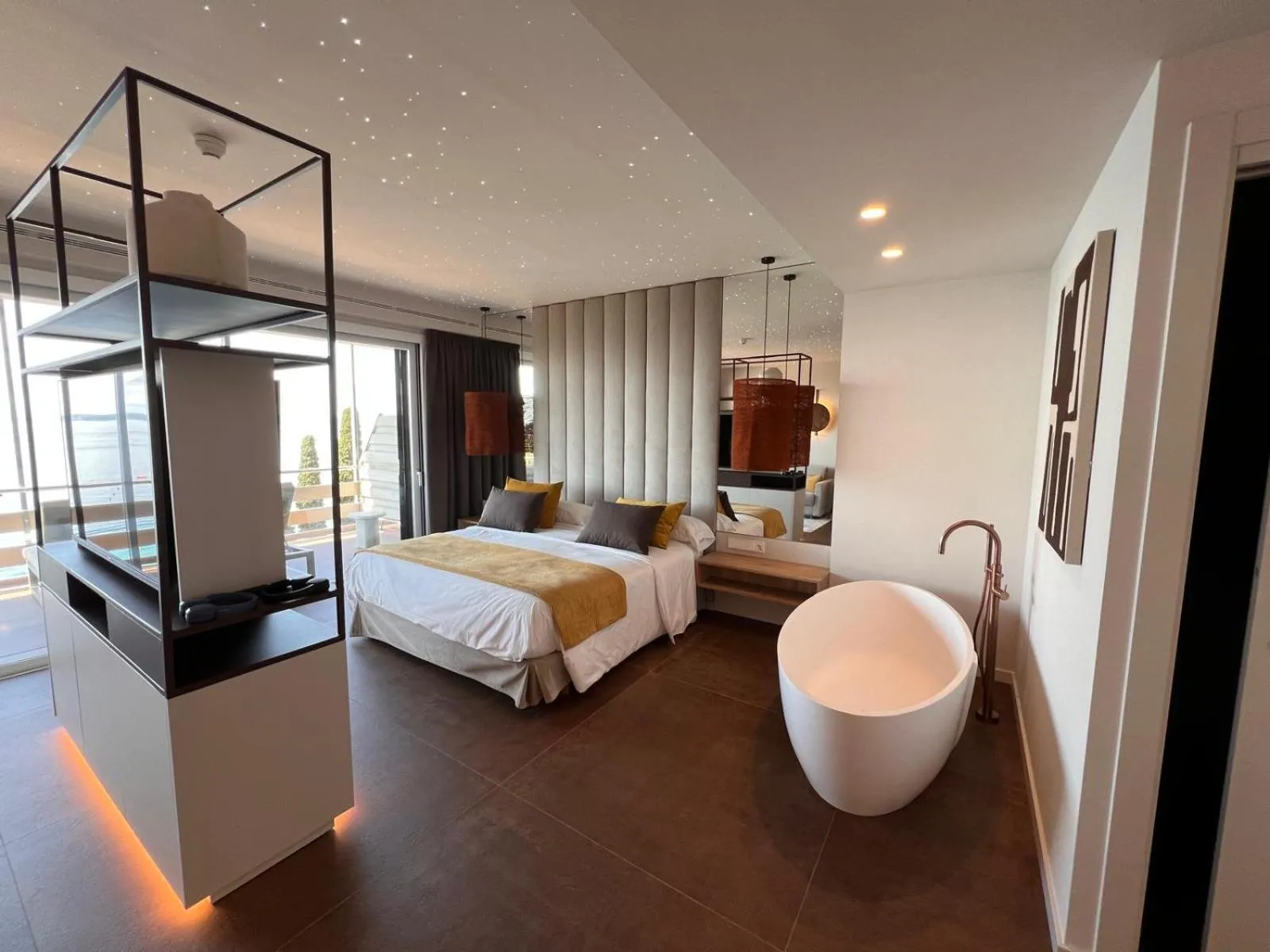 Bed in Canyelles Platja