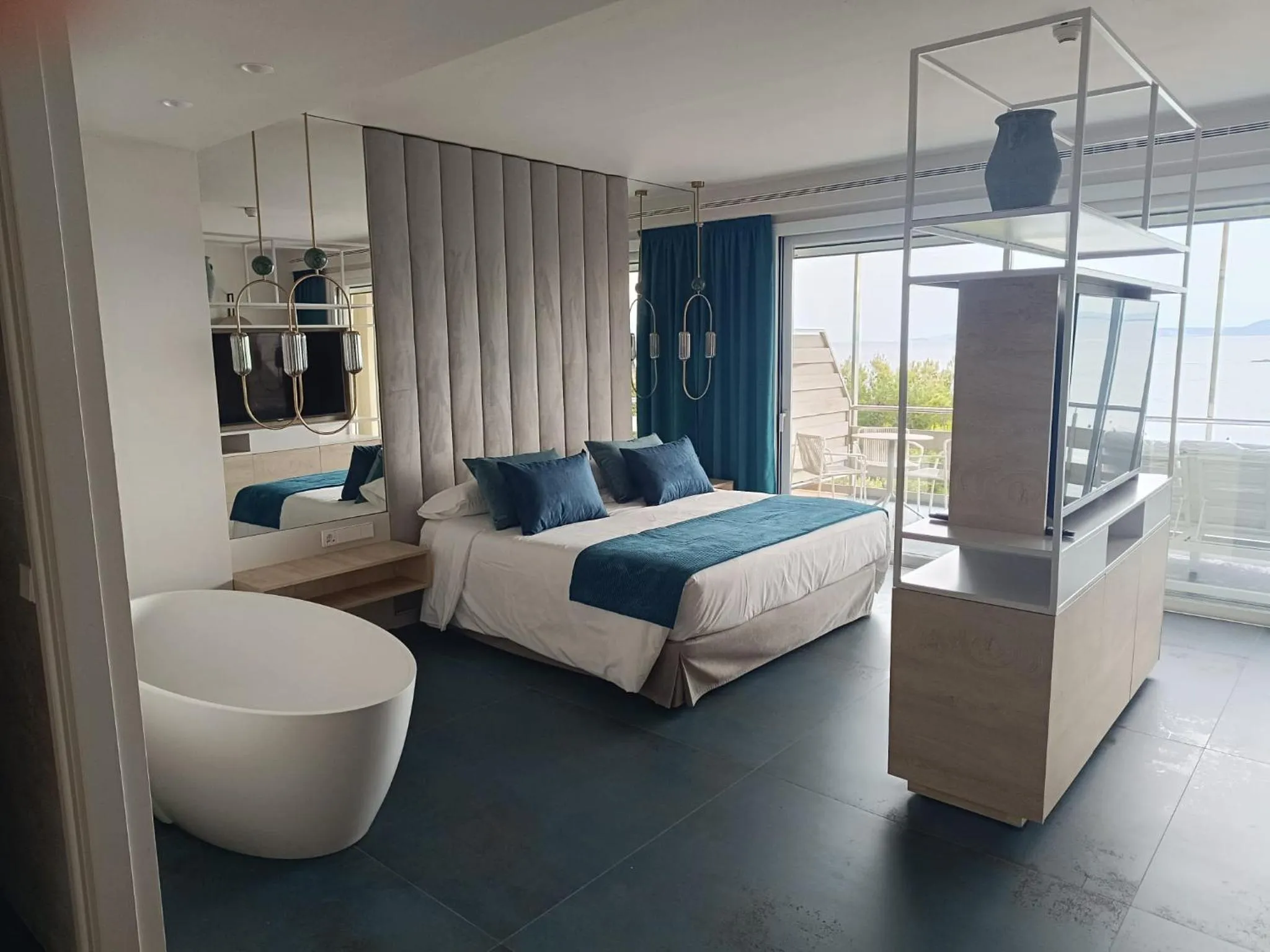 Bed in Canyelles Platja