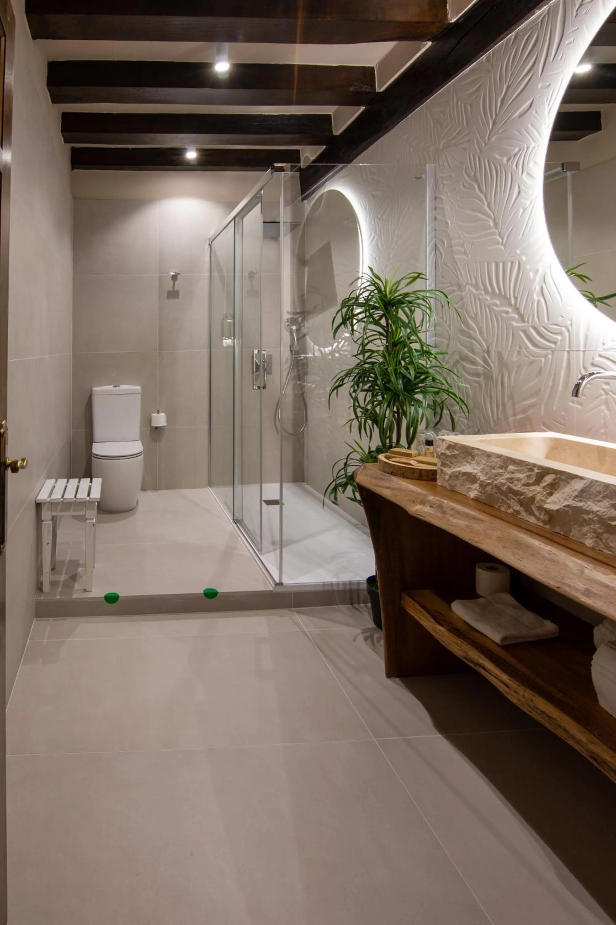 Shower in Hotel Casa del Marqués