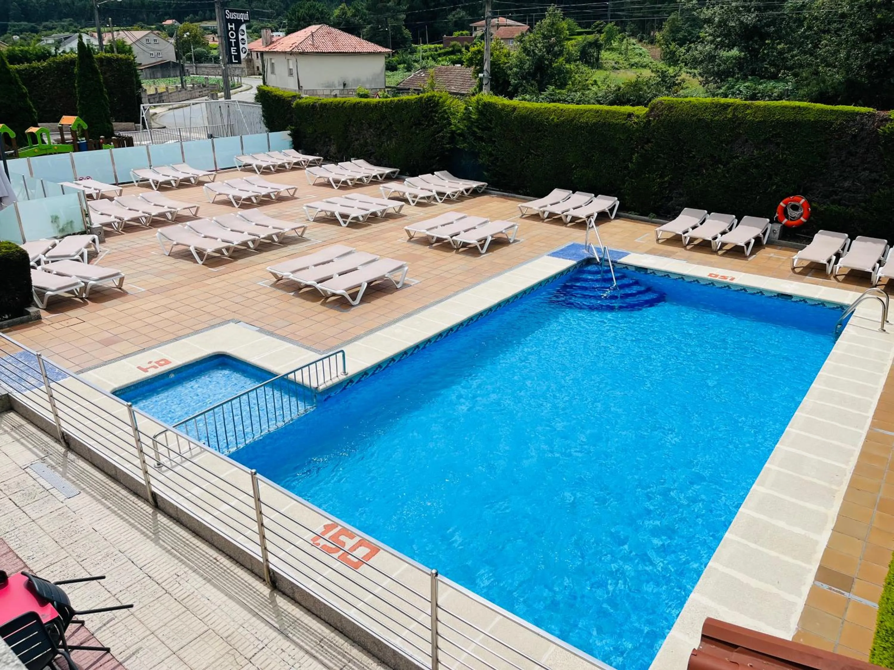 Swimming pool in Hotel Susuqui