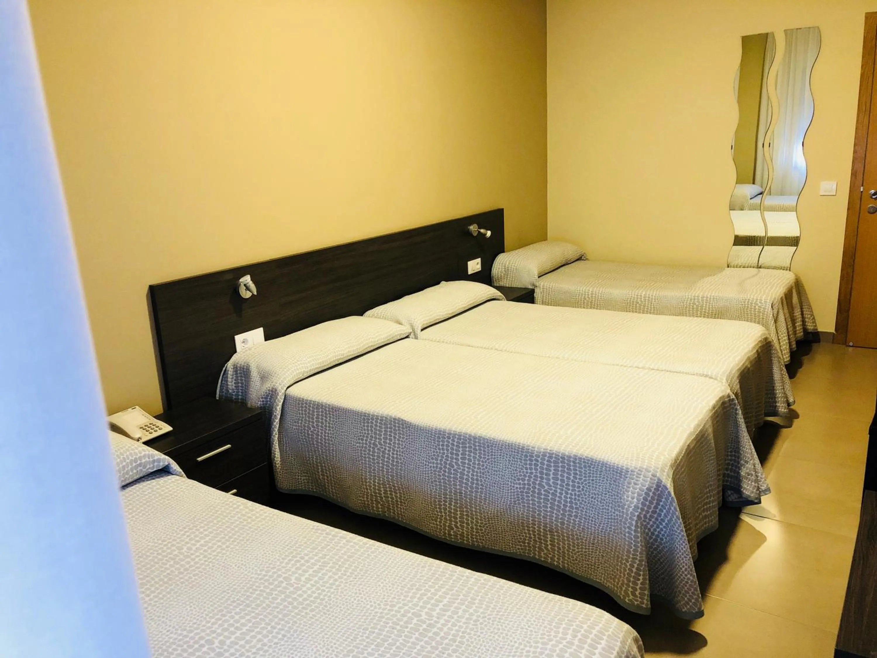 Photo of the whole room, Bed in Hotel Susuqui