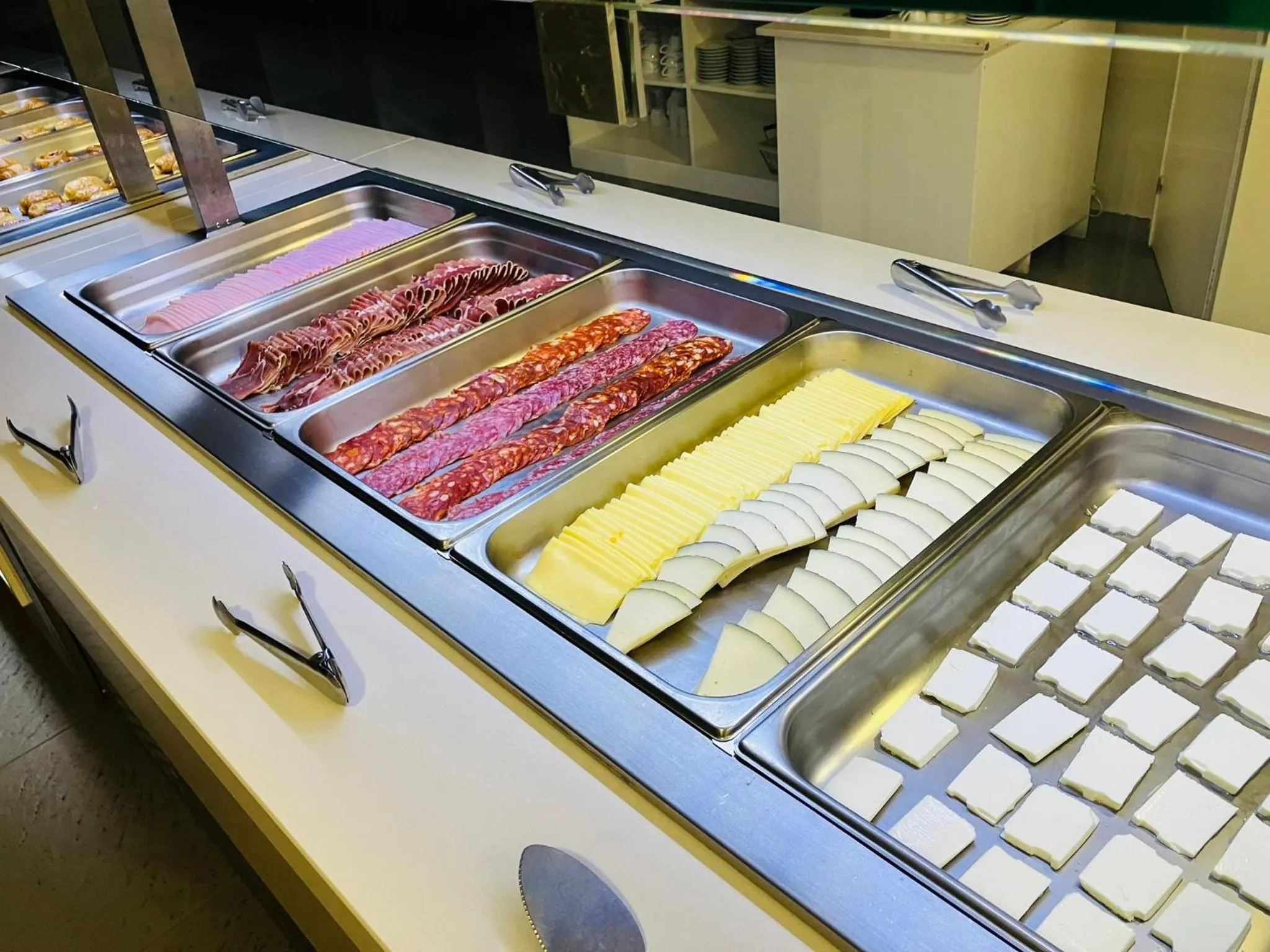 Buffet breakfast in Hotel Susuqui